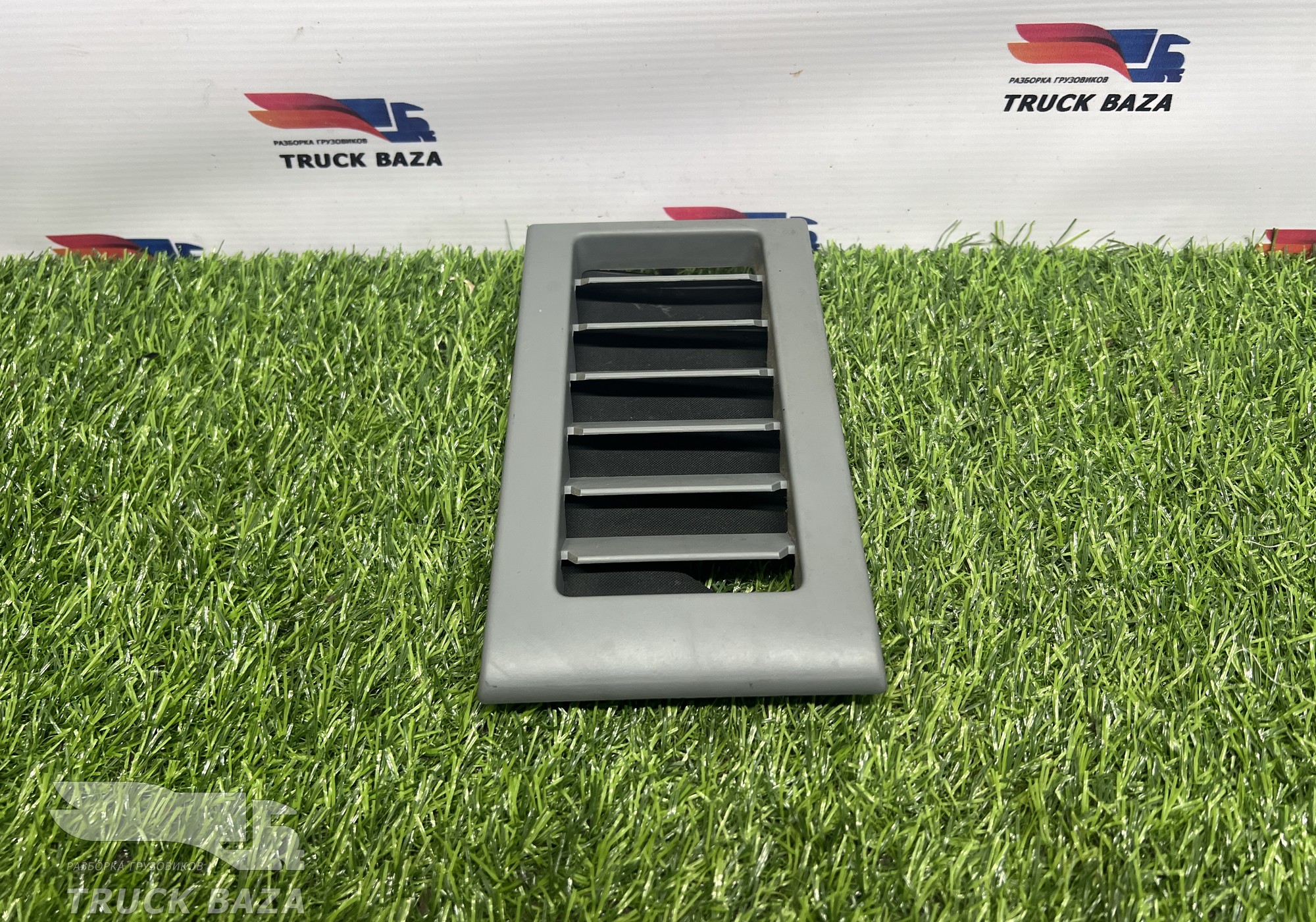 82396511 Дефлектор воздушный для Renault T (с 2013)