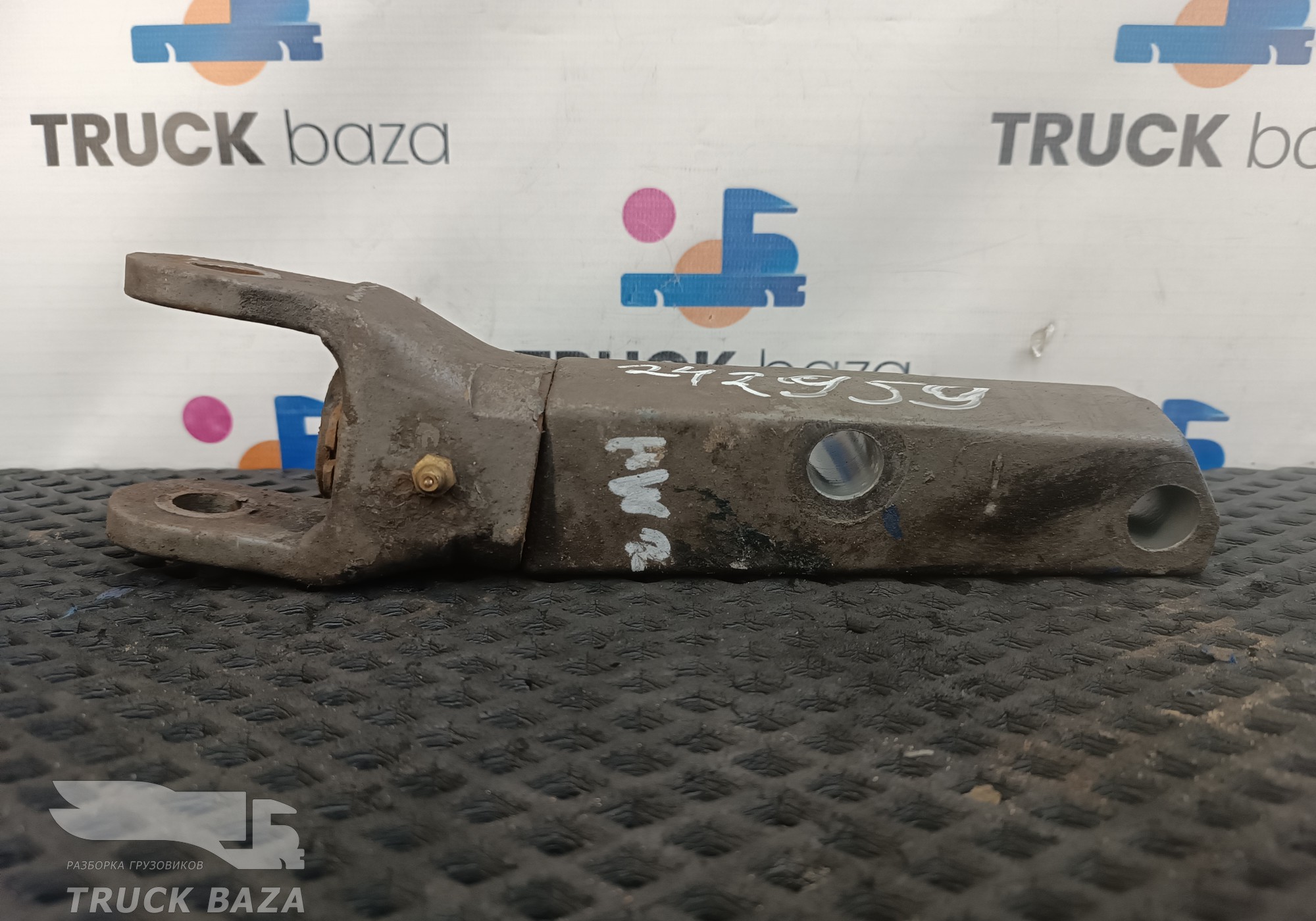 WG9100680665 Кронштейн амортизатора нижний для Sinotruk Howo HW76