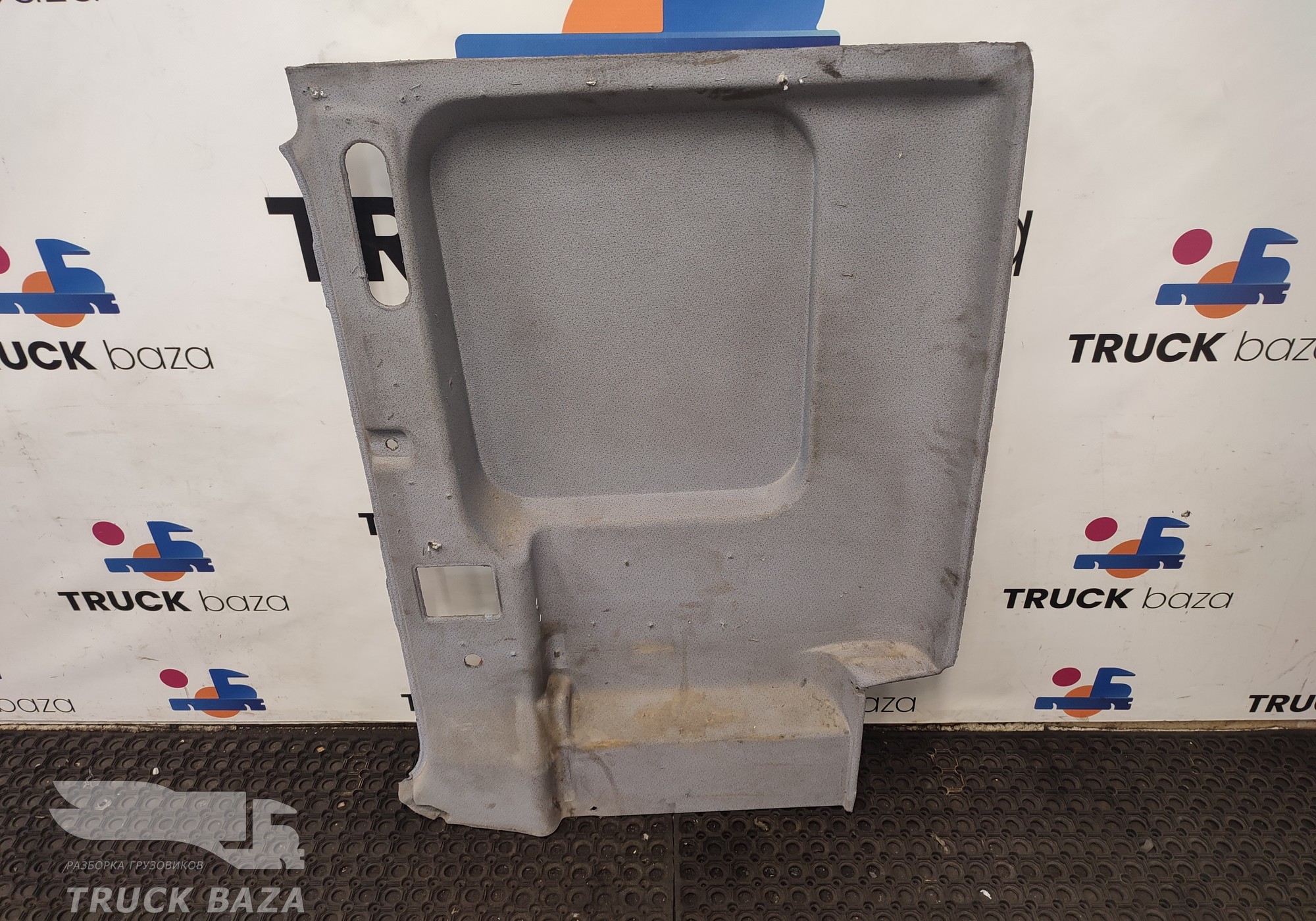 9406901725 Обшивка боковой стенки правая