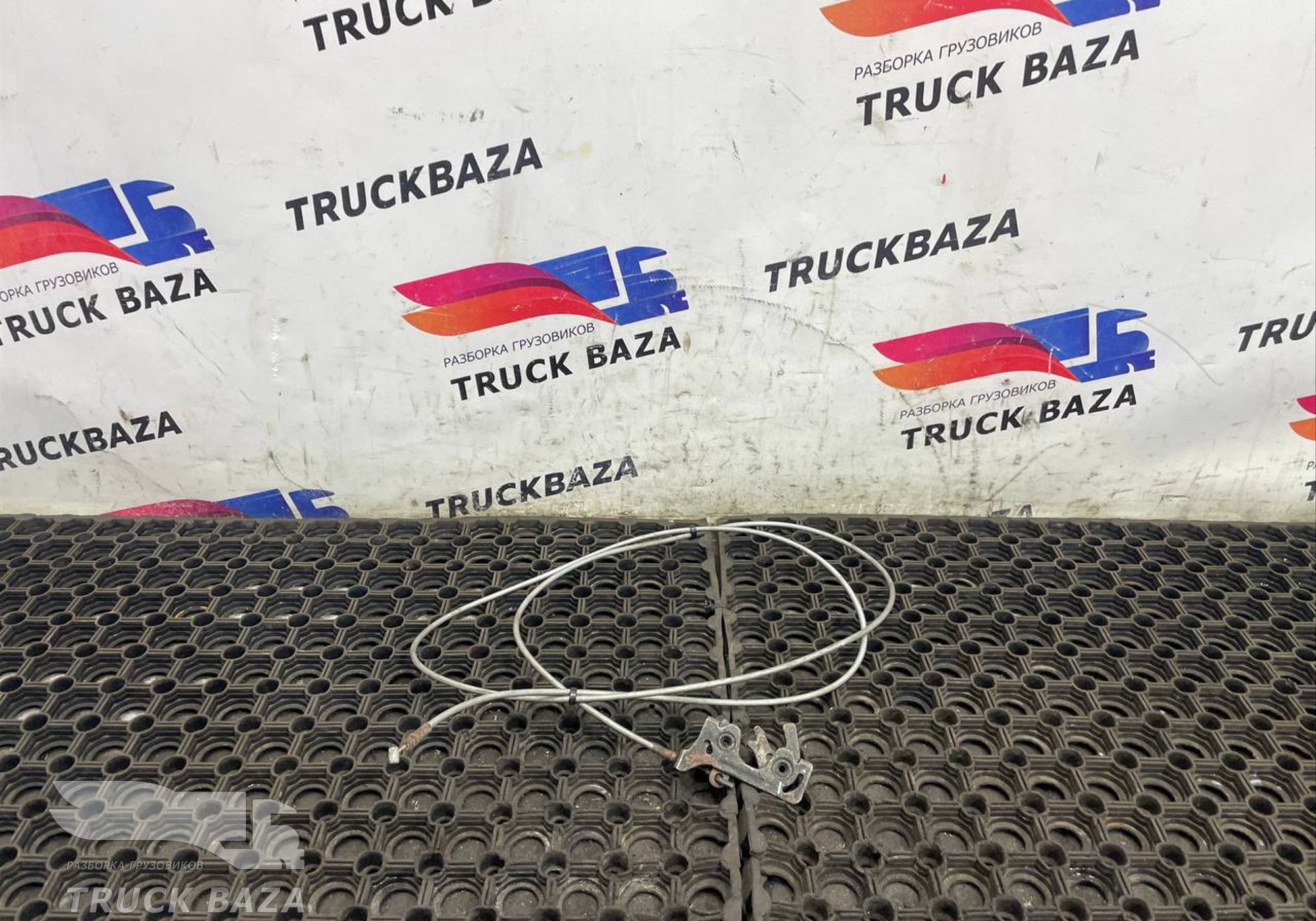 1949457 Замок капота для Daf XF106 (с 2012)