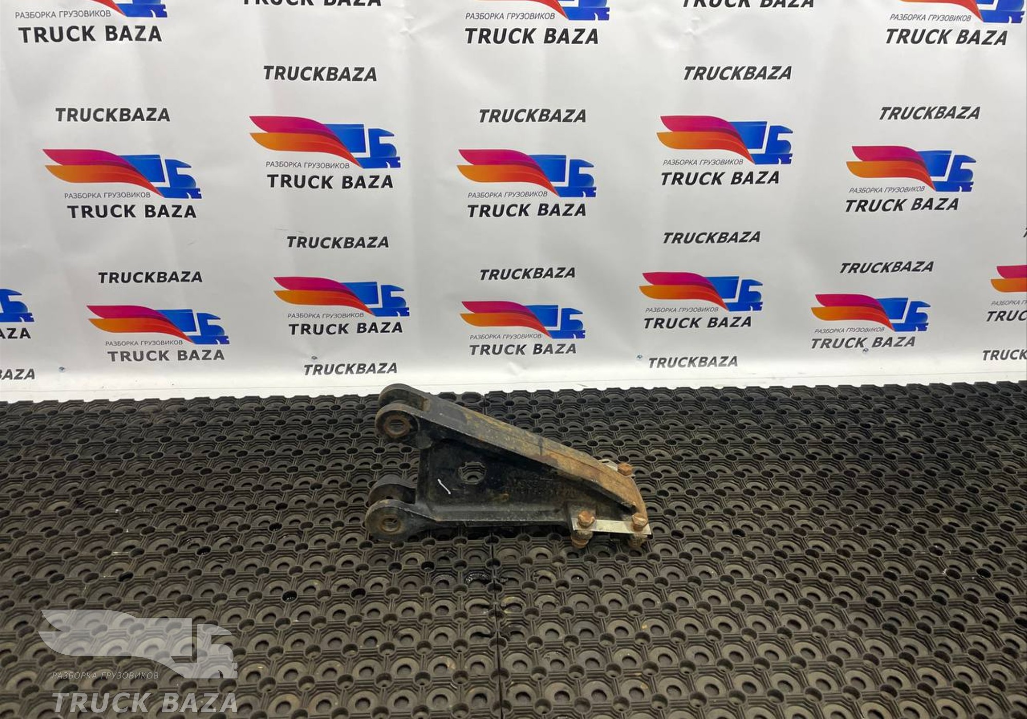 81416503016 Кронштейн усилителя бампера для Man TGX II (с 2012)