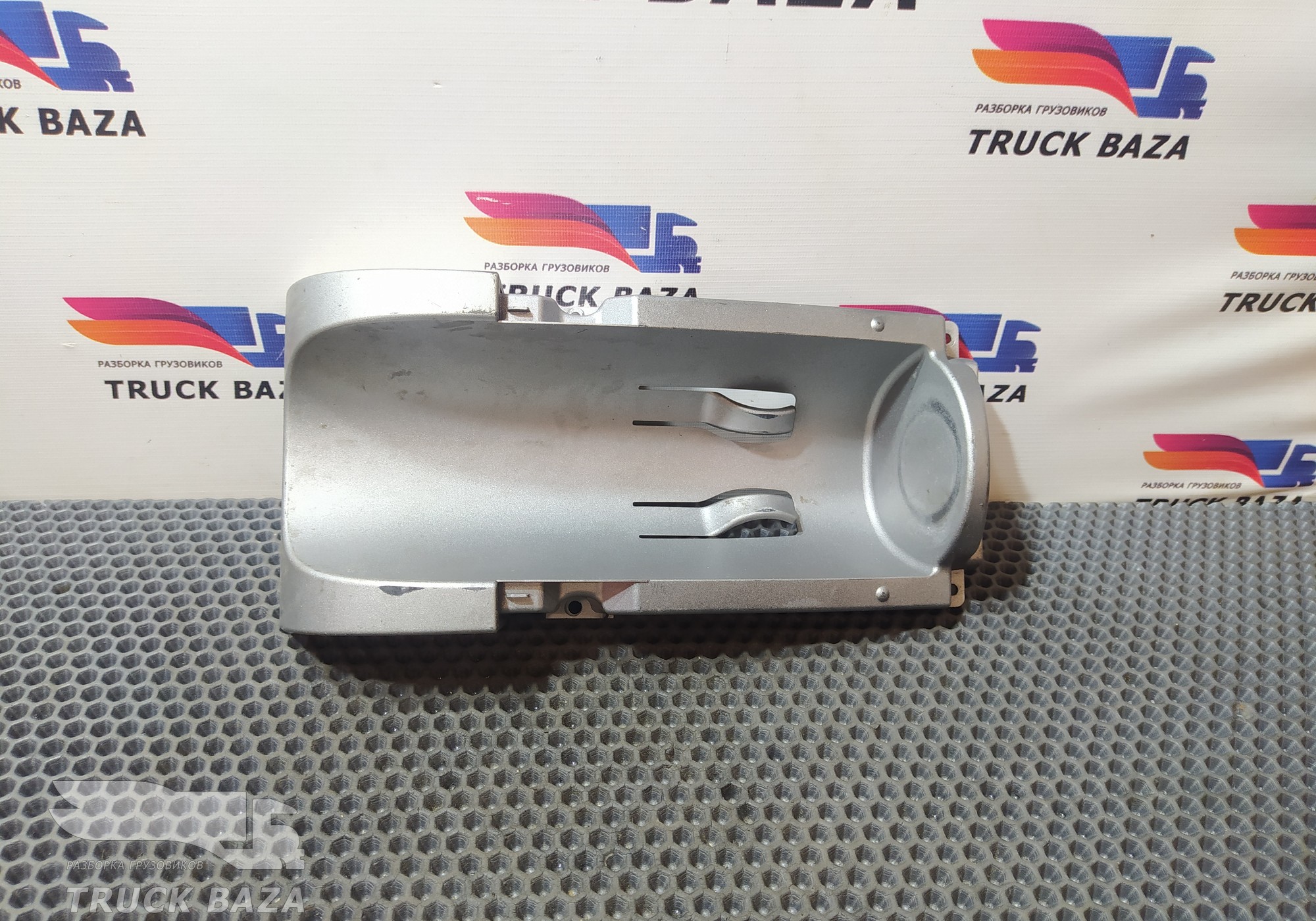 1650715 Подстаканник для Daf XF105 (с 2005)