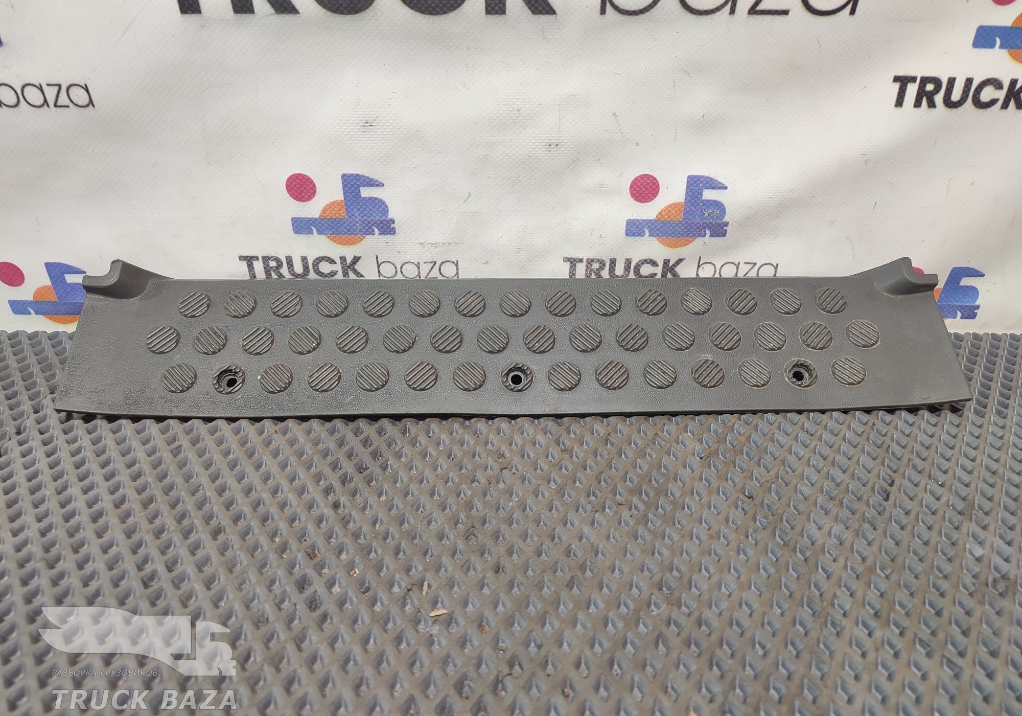 A9736840121 Накладка порога правая