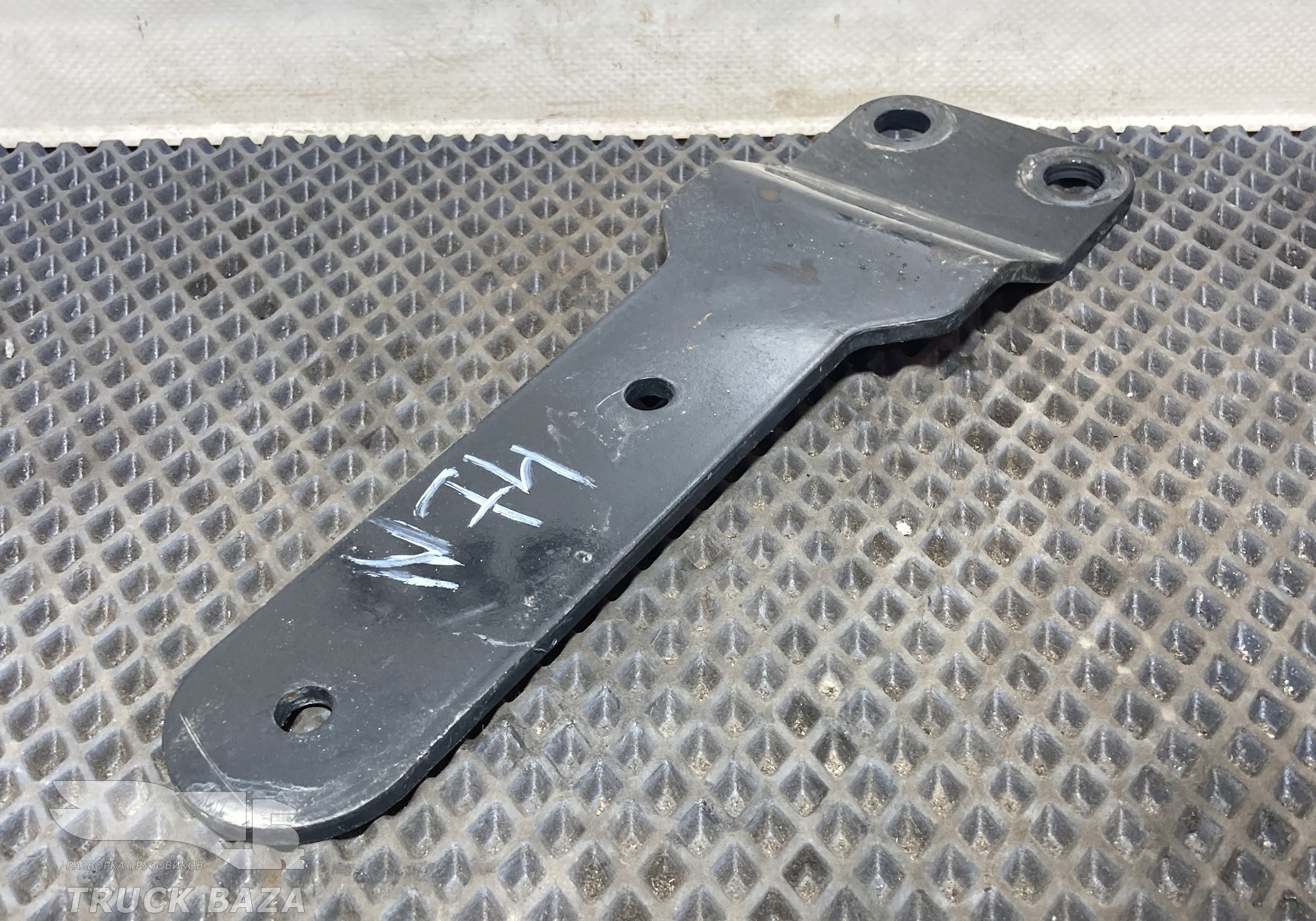 81192200922 Кронштейн шумоизоляции двигателя