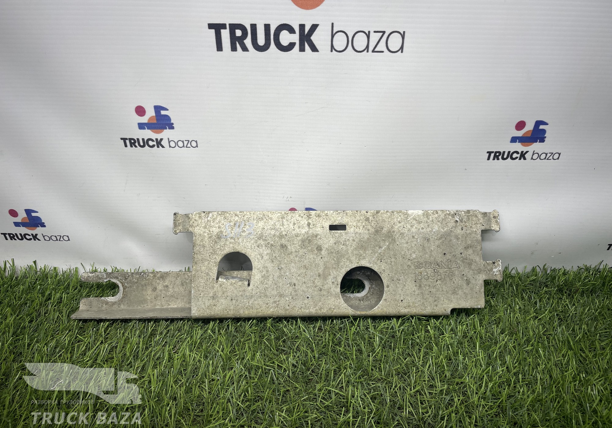 1889870 Кронштейн проводки