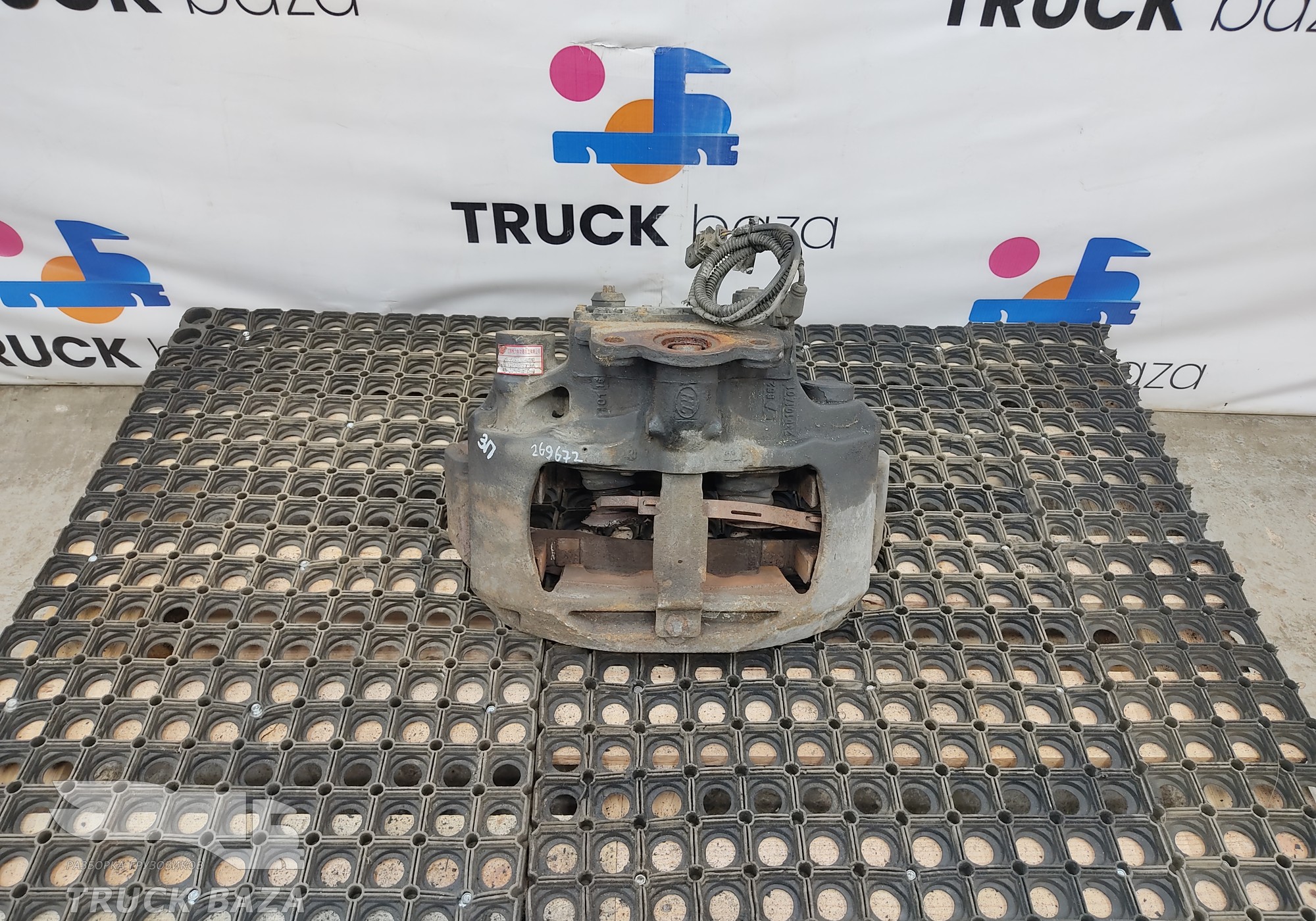 HD90129341292 Суппорт задний правый для КАМАЗ 54901