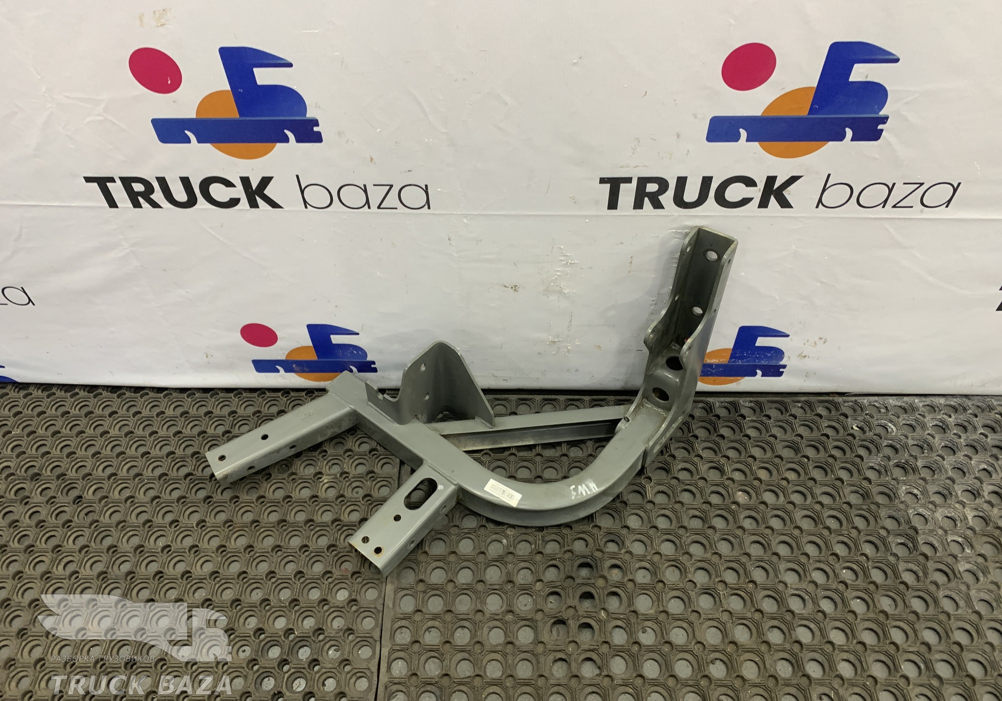 752W416155012 Кронштейн подножки правый для Sinotruk Sitrak C7H