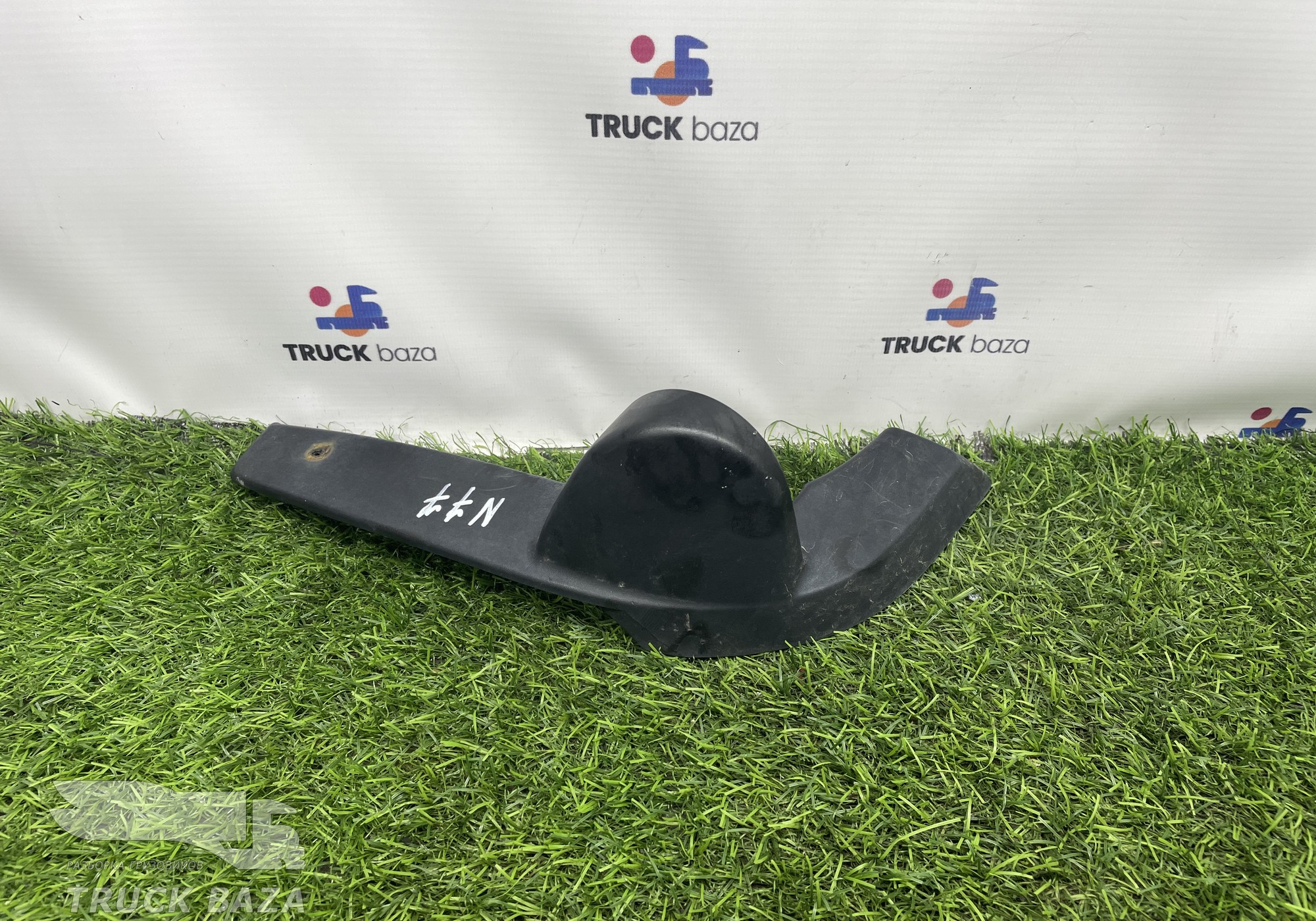 81637320073 Крышка кронштейна зеркала левая