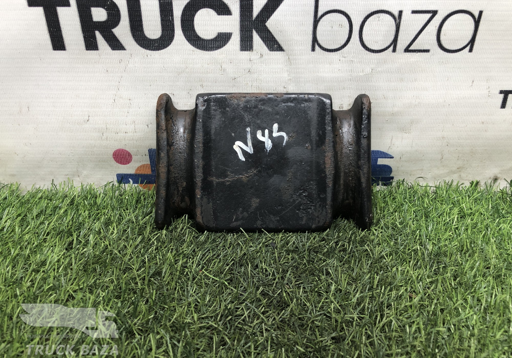 81413350164 Проставка передней рессоры