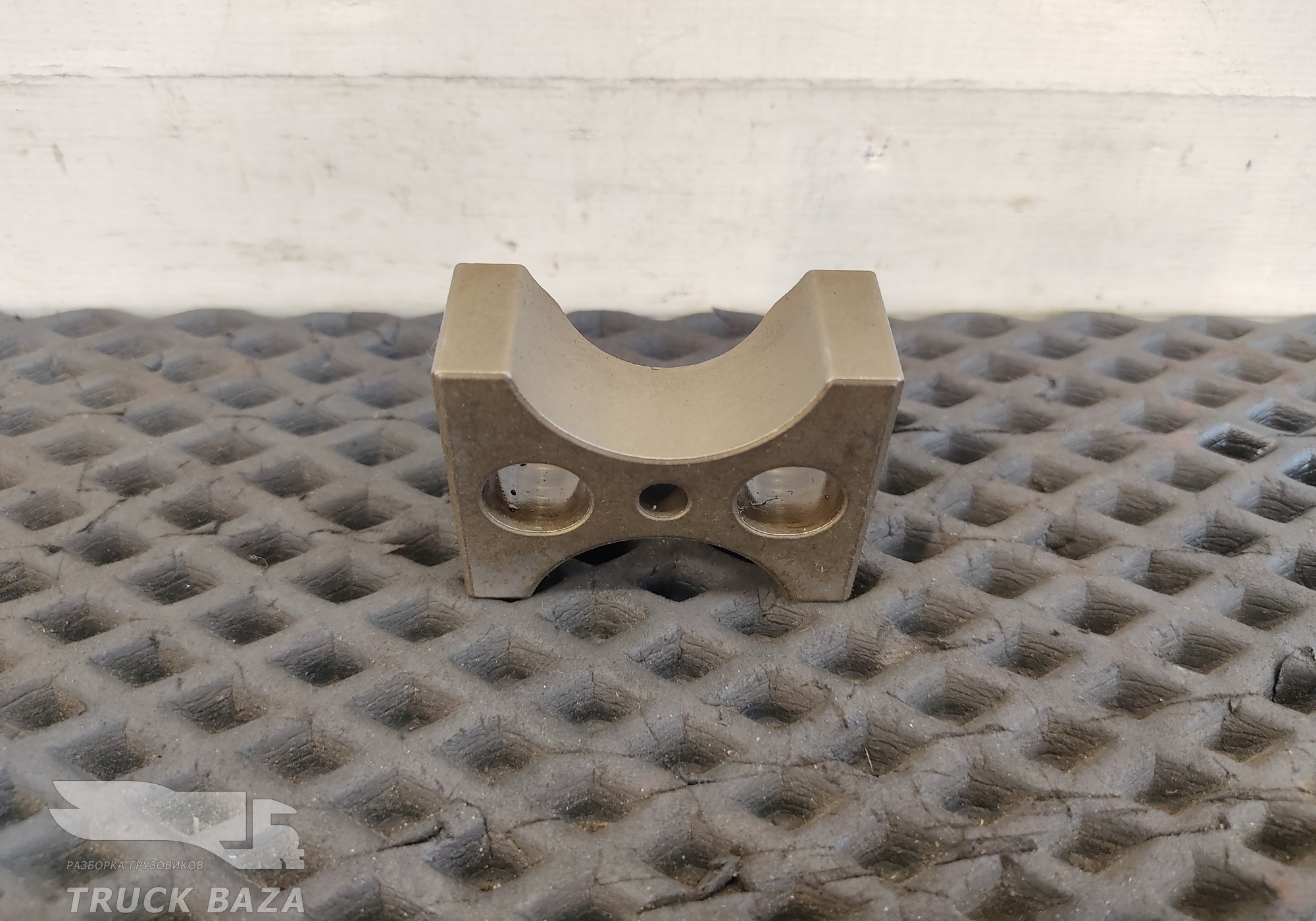 51042020175 Проставка под ось коромысел для Man TGX I (с 2007)