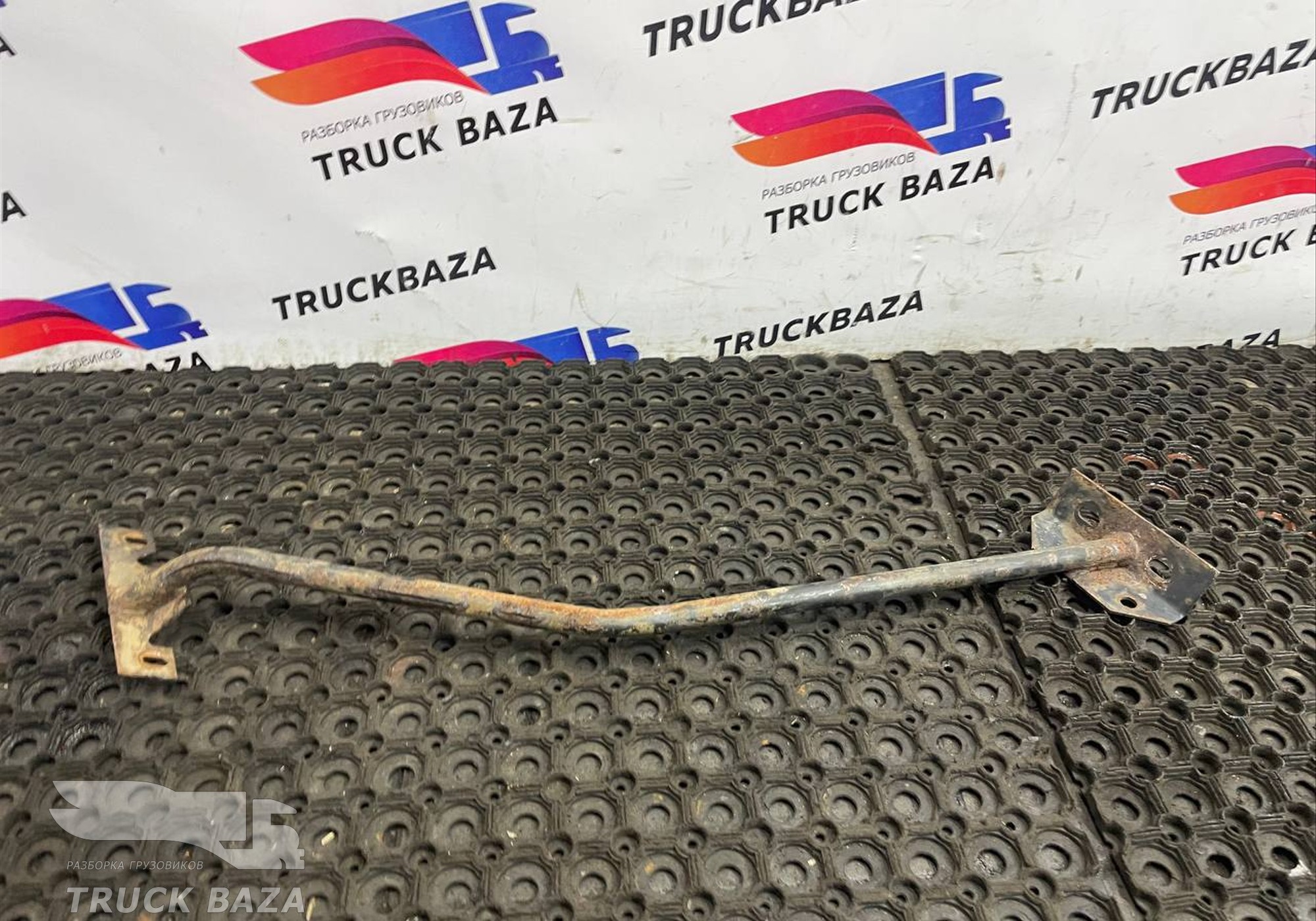 1747868 Кронштейн подножки правый для Daf CF