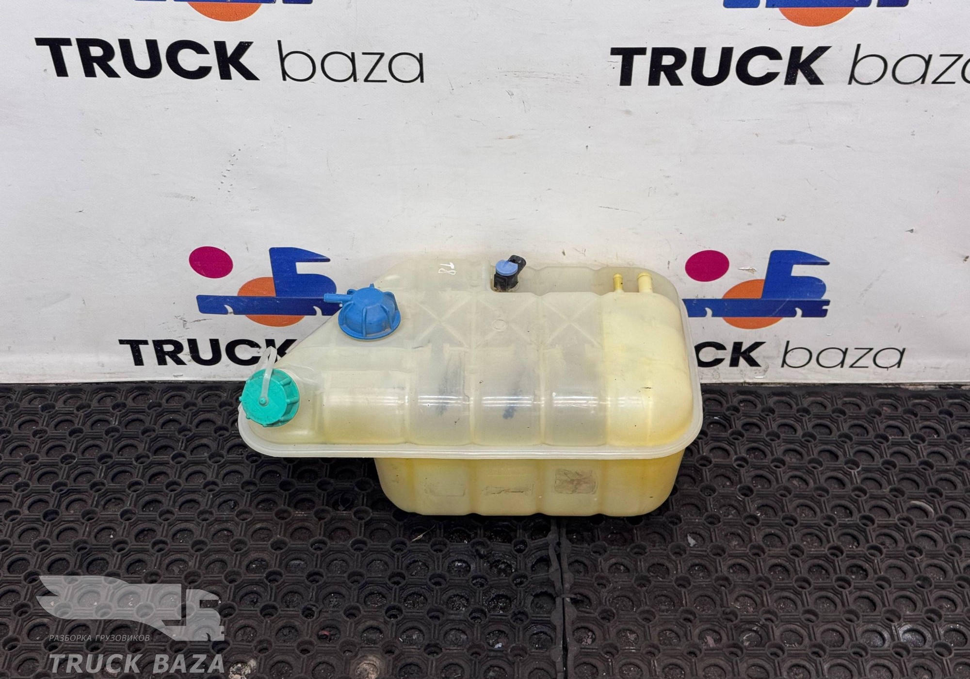 812W061250005 Бачок расширительный для Sinotruk Sitrak C7H