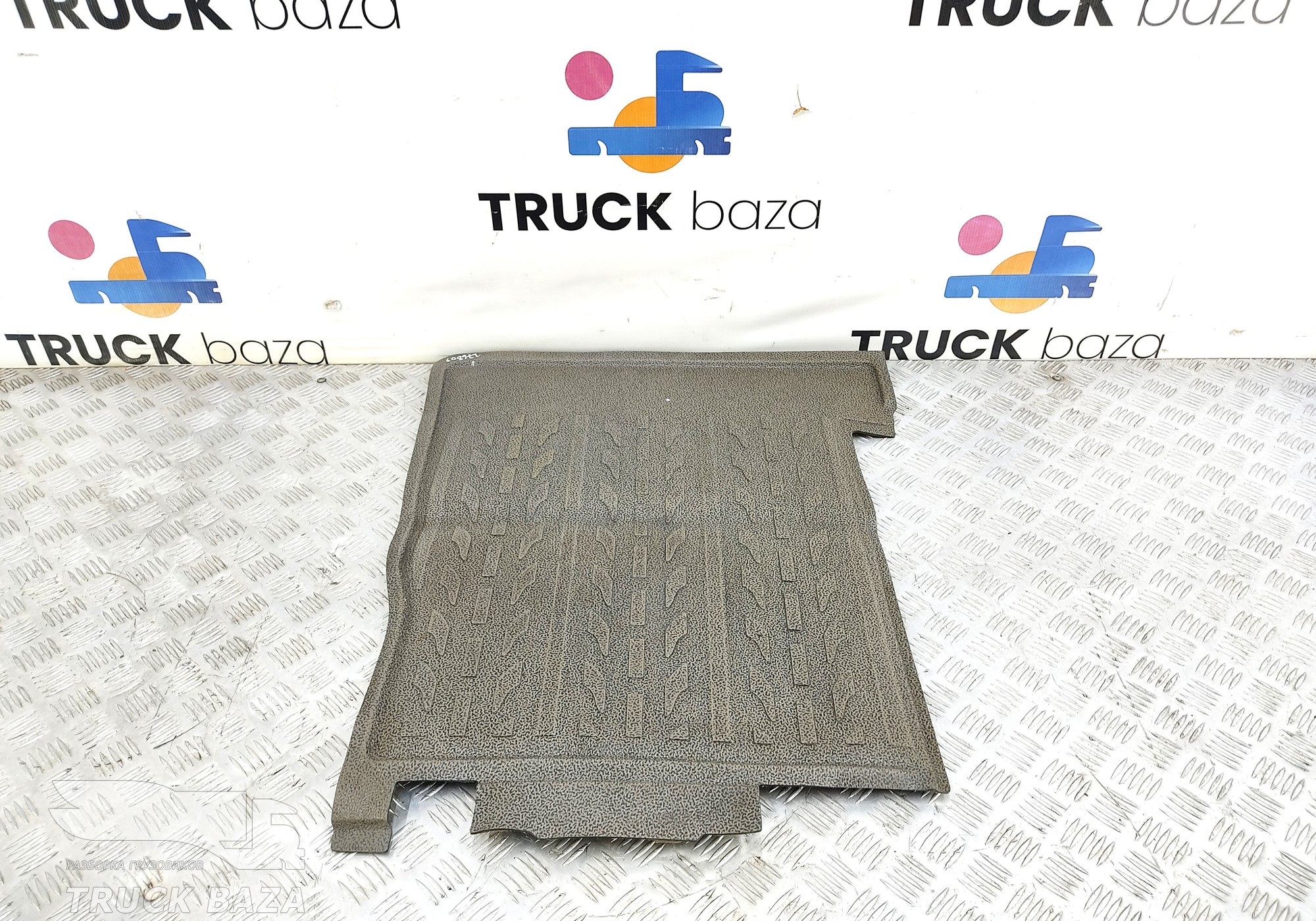 1670574 Коврик салона правый для Daf XF105 (с 2005)