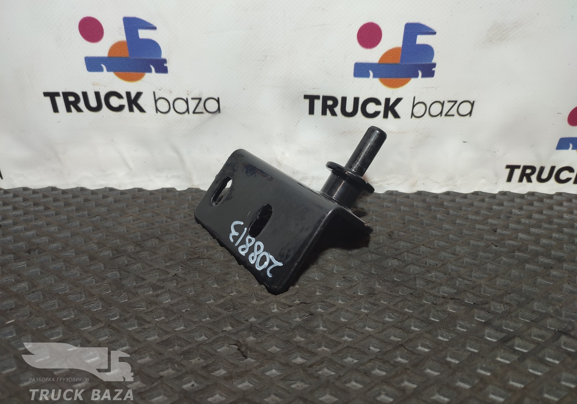 810W62585031 Опора спального места левая для Sinotruk Sitrak C7H