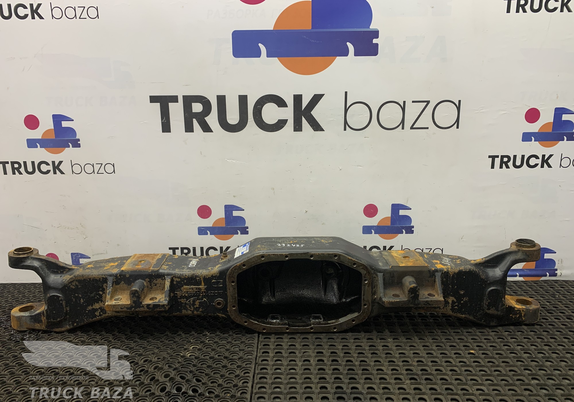 DZ9112410300 Корпус переднего моста для Shacman F3000 (с 2009)