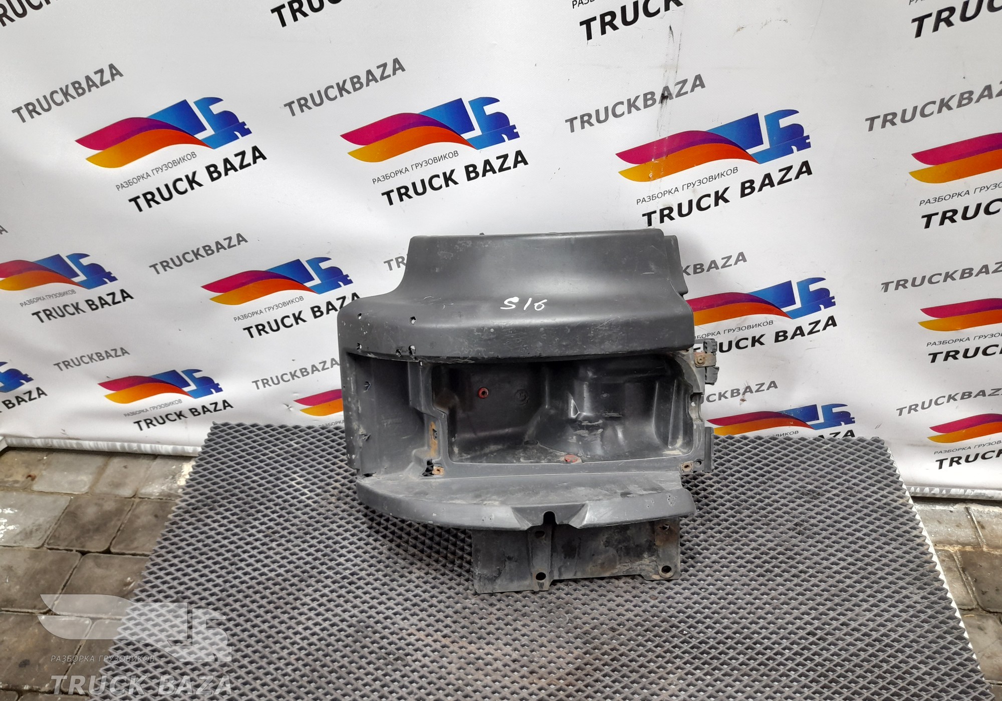 1543635 Корпус фары правой для Scania 4-series P (с 1995 по 2007)