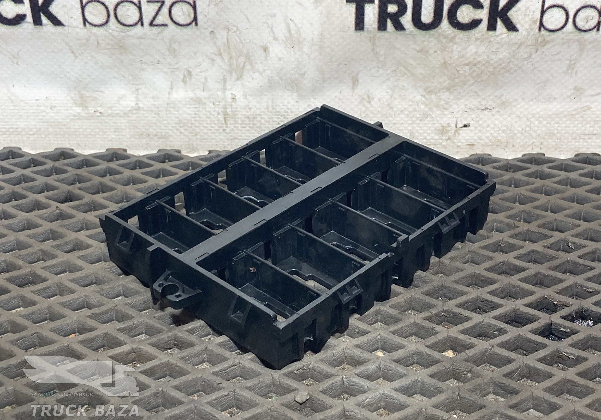 JC4610N939 Рамка кнопок для Ford F-MAX (с 2018)