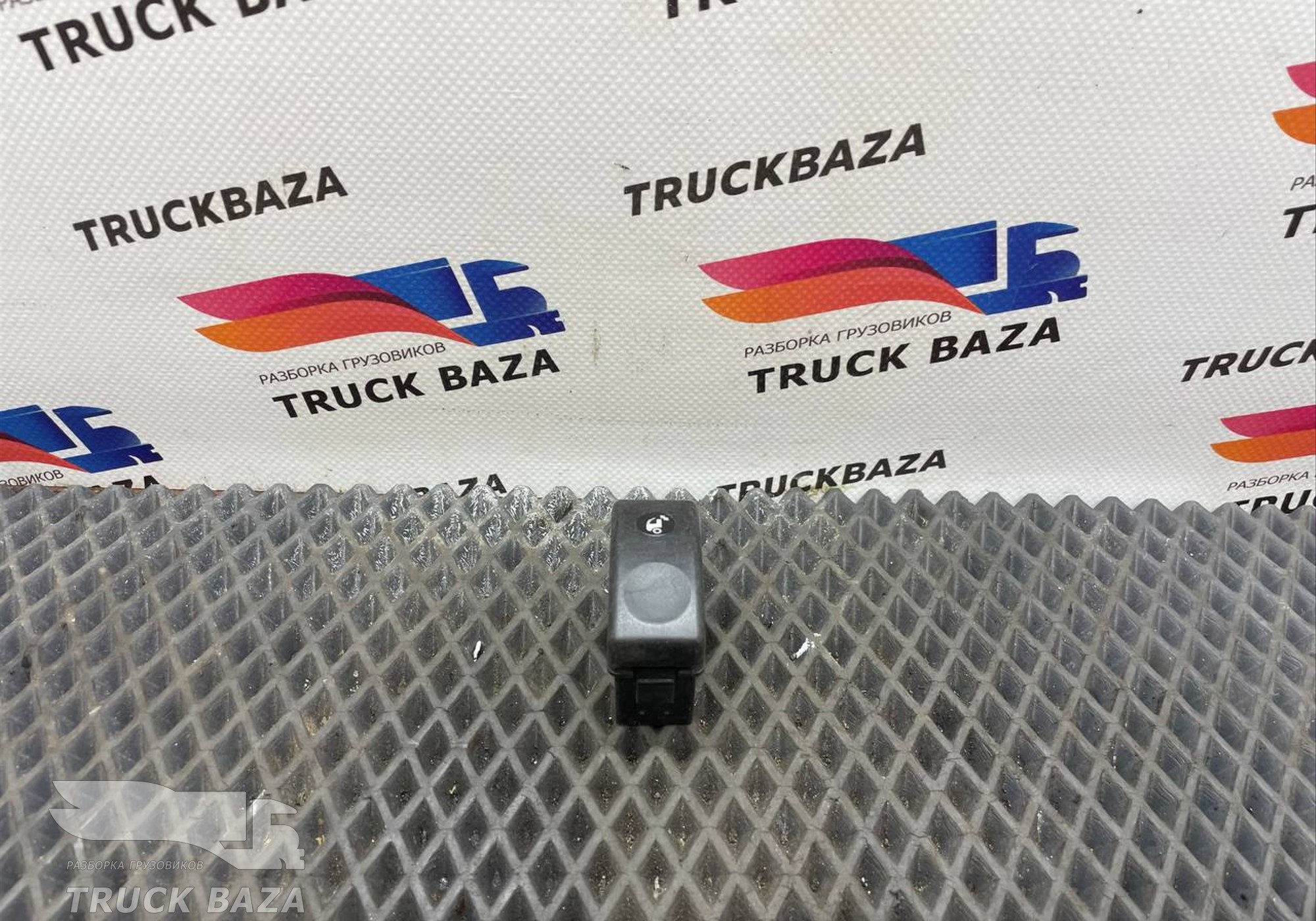 1435596 Кнопка люка для Daf XF105 (с 2005)