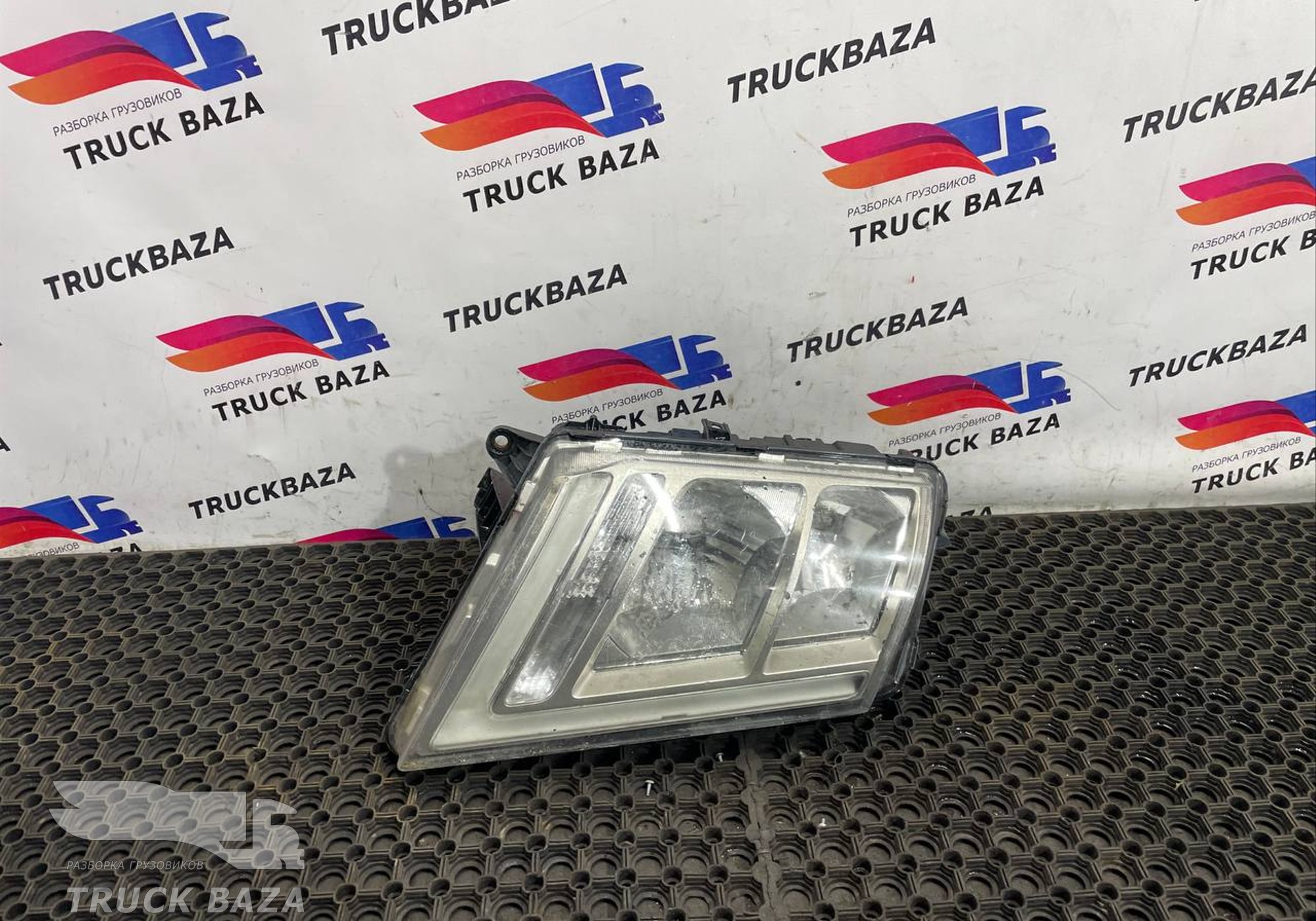 22239217 Фара правая для Volvo FH 4 (с 2012)