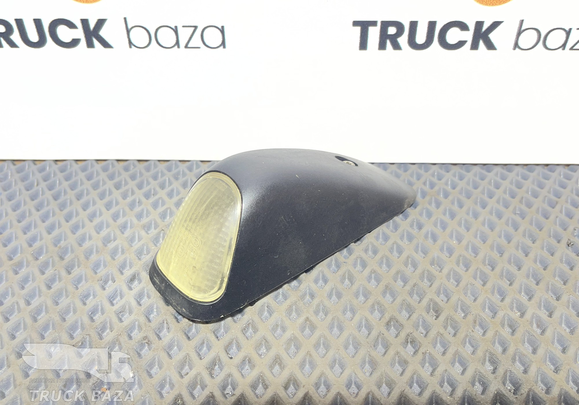 A0028205156012 Крышка габарита крыши