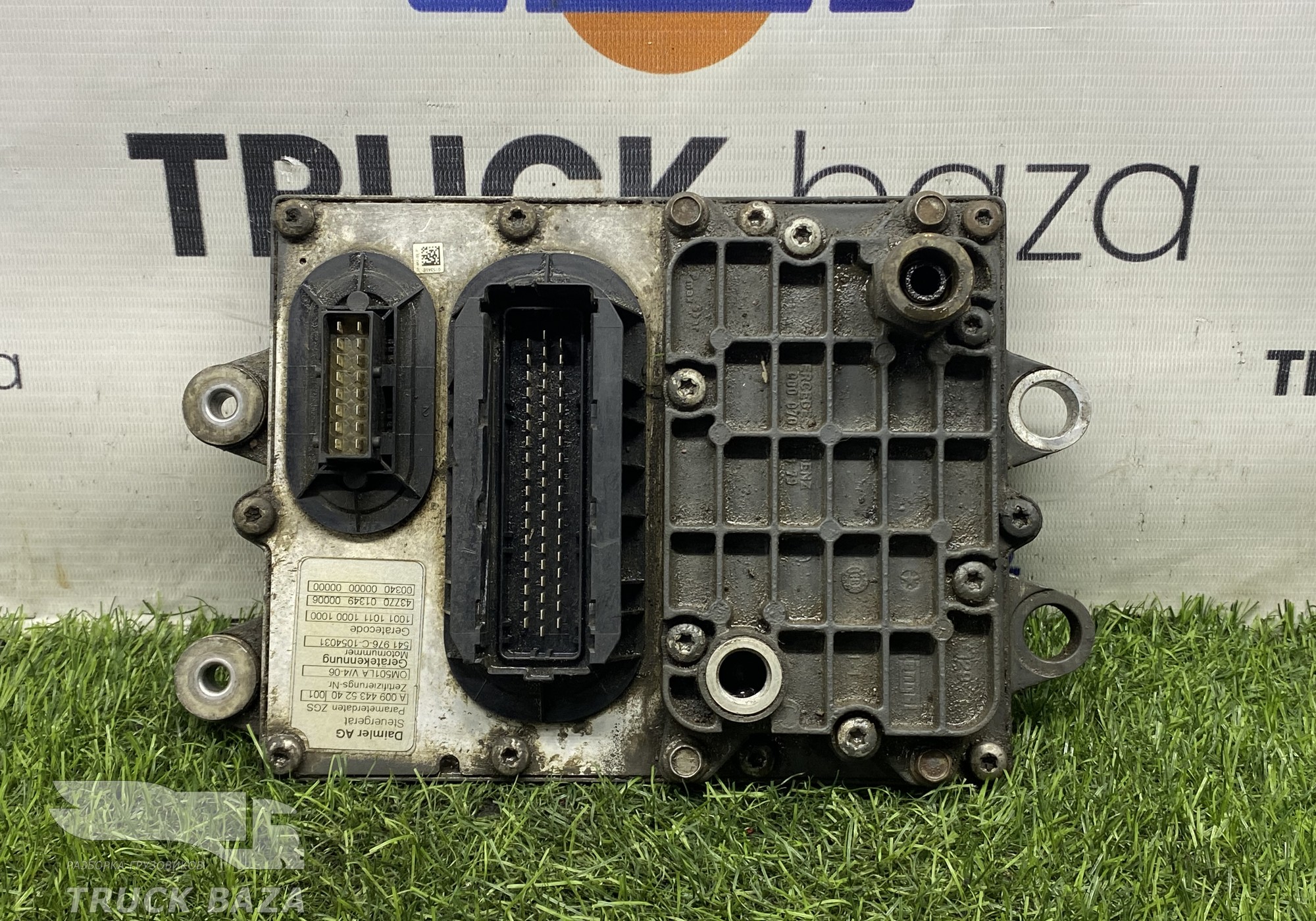 A0074469040 Блок управления двигателем