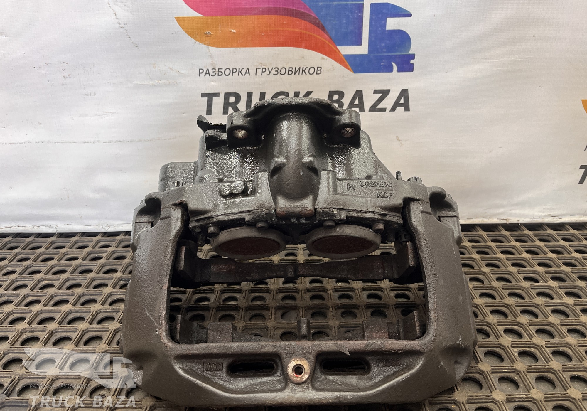 2429515 Суппорт правый R для Scania