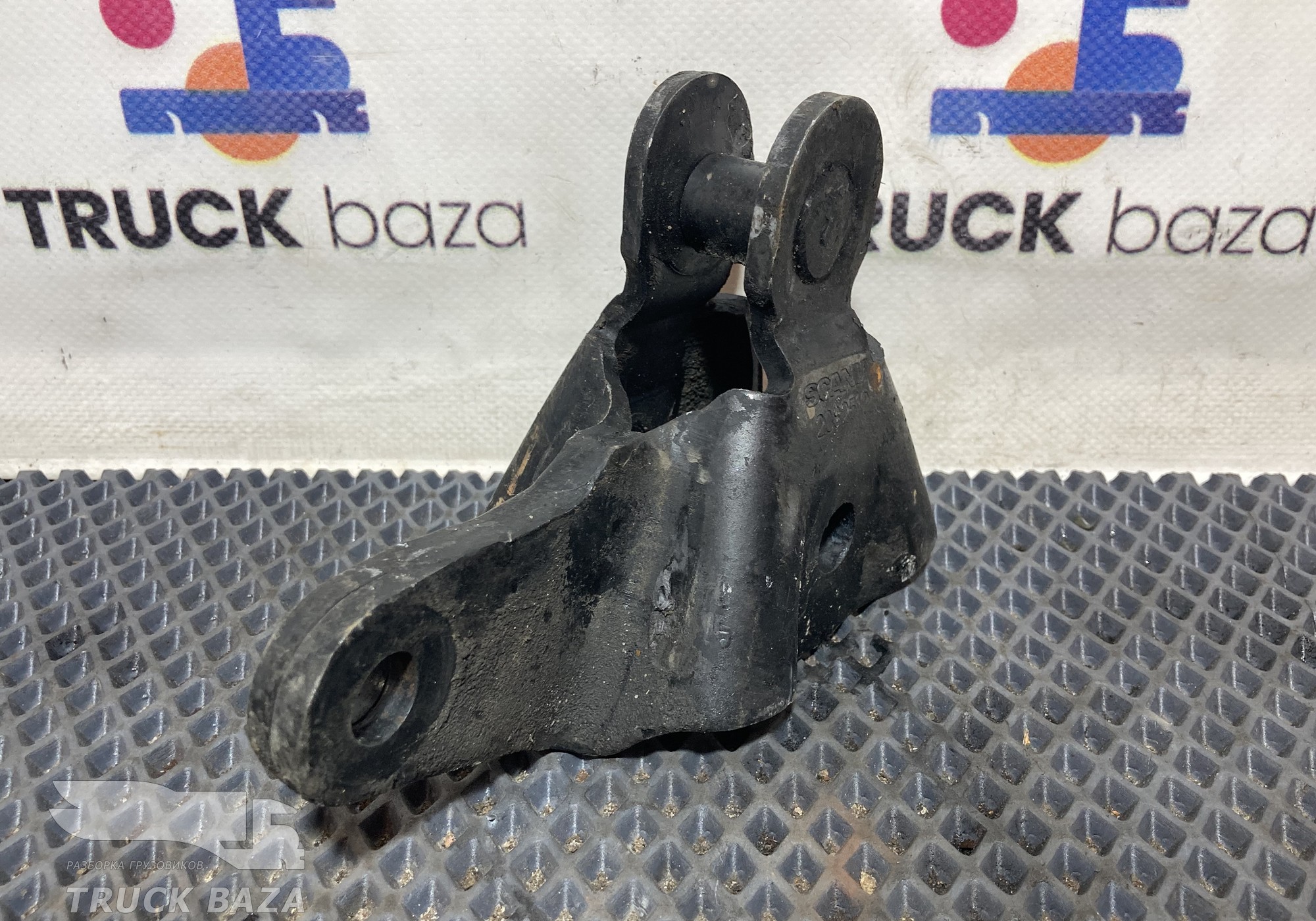 2082512 Замок кабины