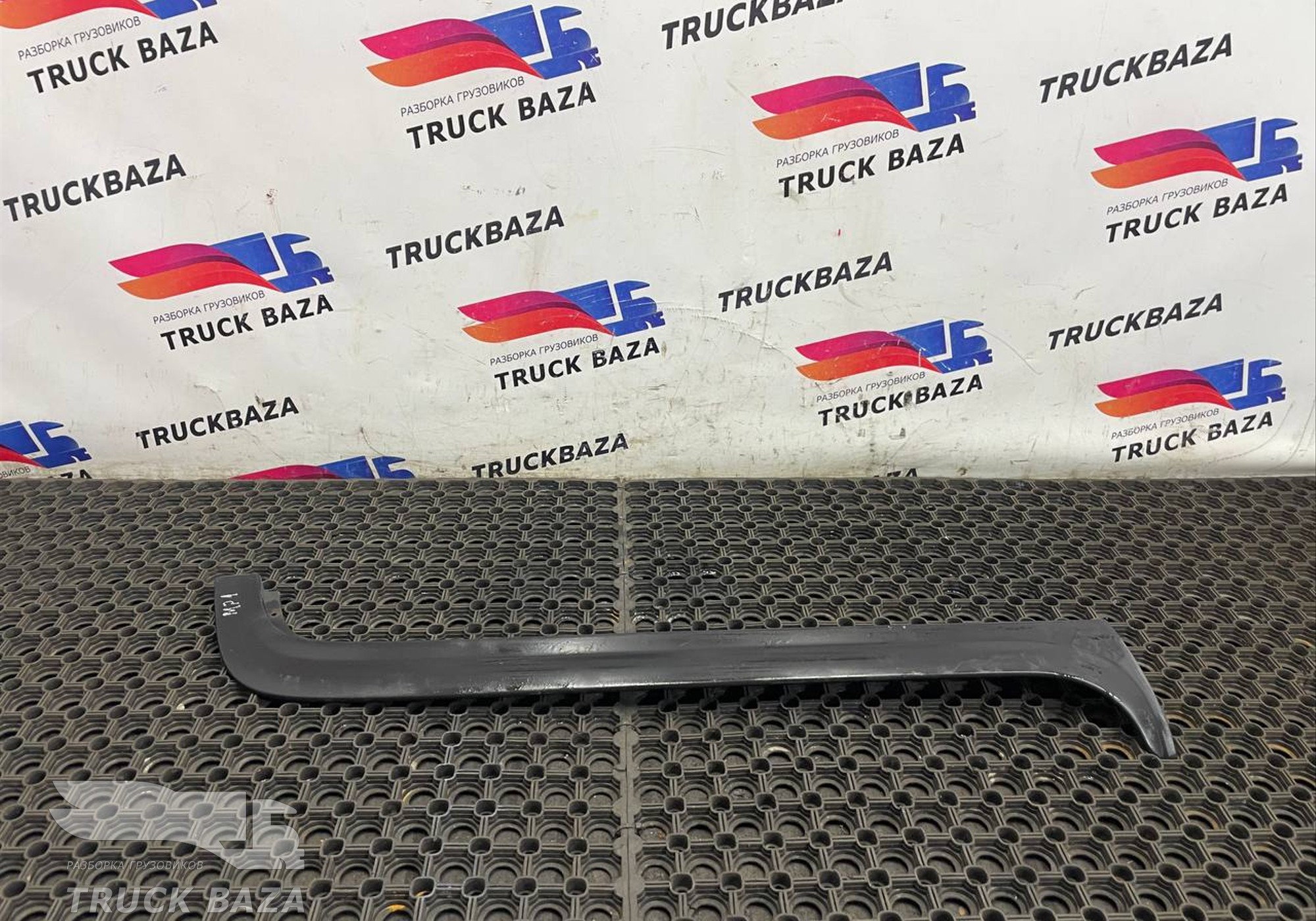 9416980162 Накладка лобового стекла левая для Mercedes-Benz Actros MP1 (с 1996 по 2003)