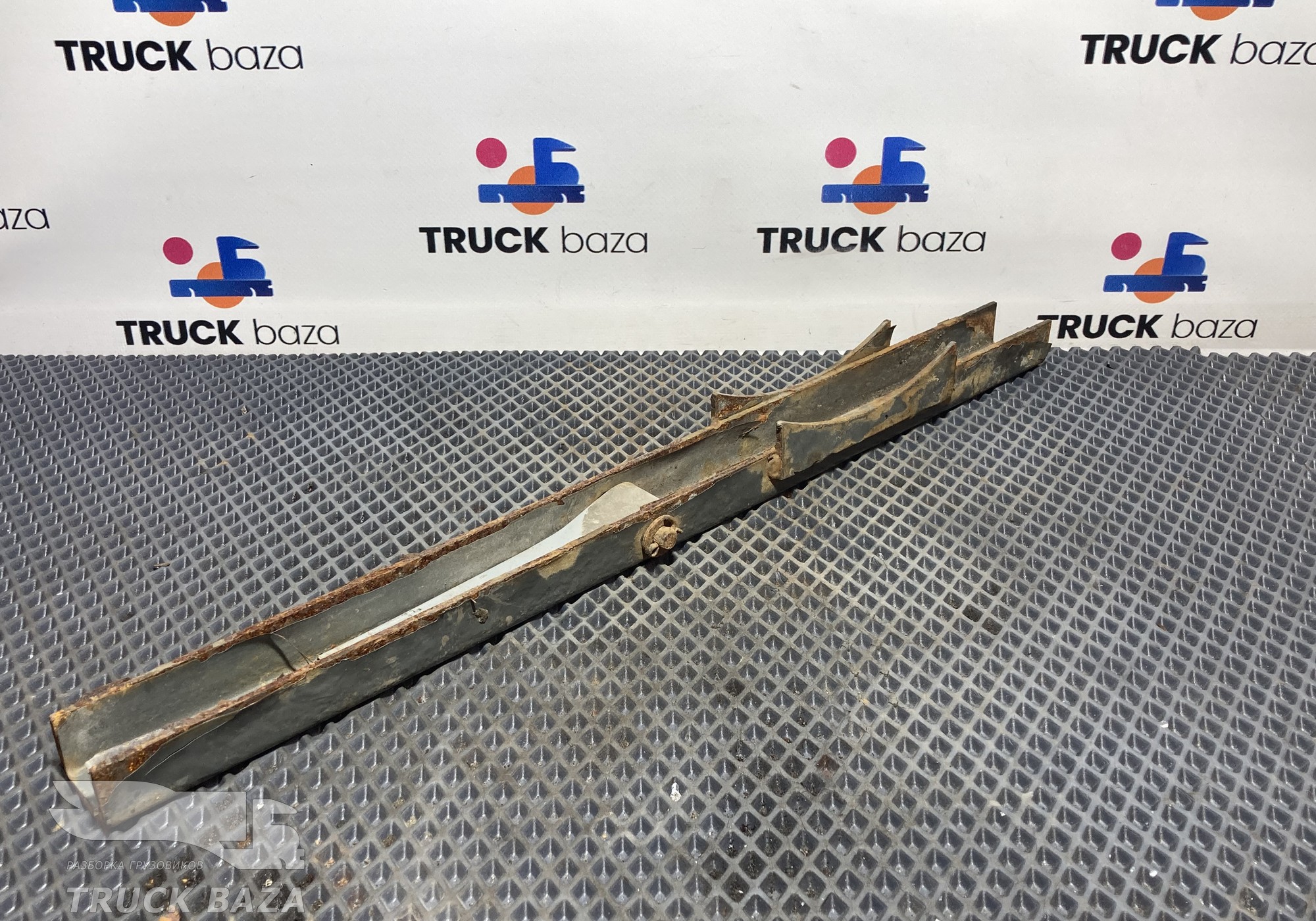 WG9118360004 Кронштейн ресивера для Sinotruk Sitrak C7H