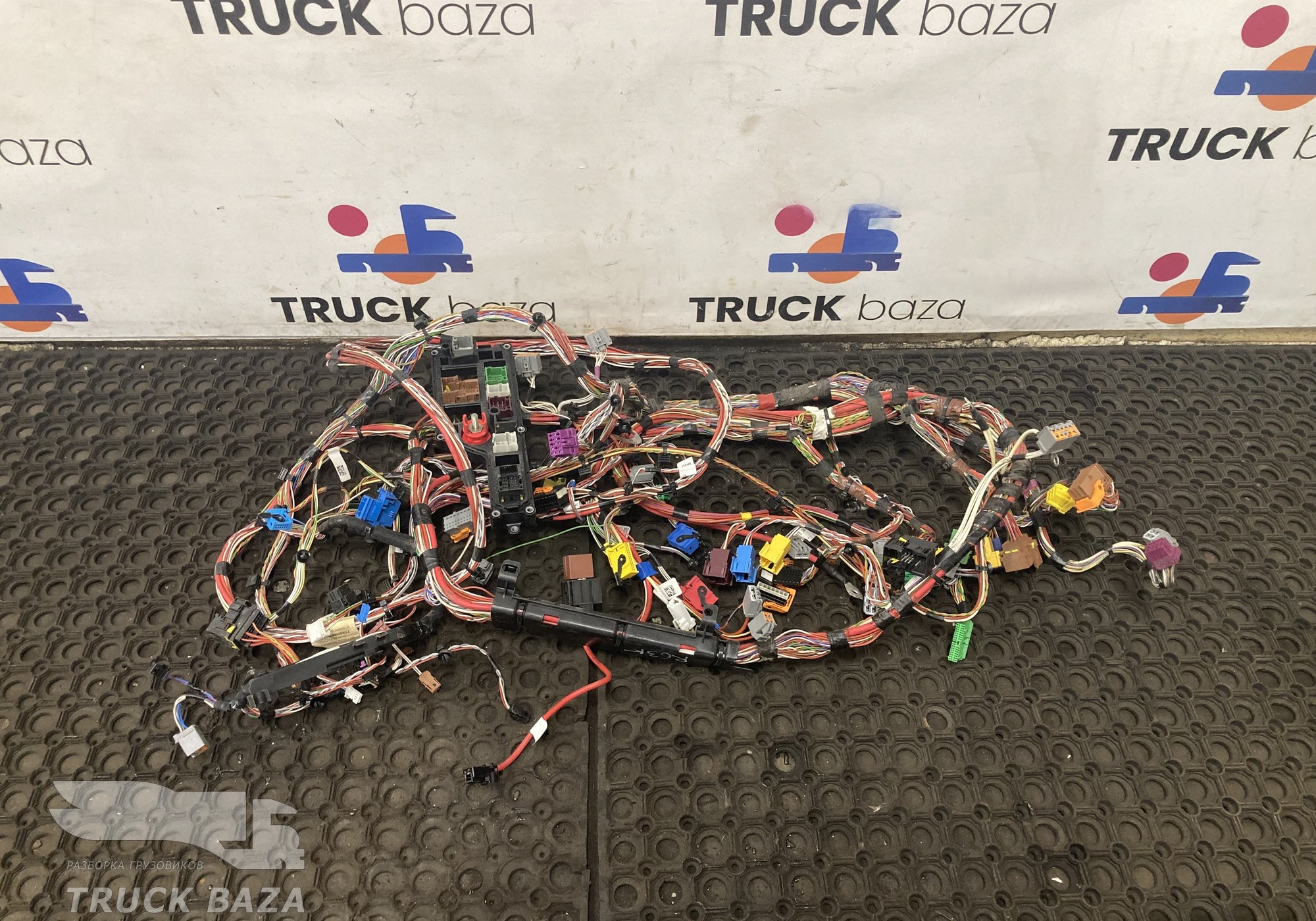 7422689596 Проводка кабины для Renault T (с 2013)