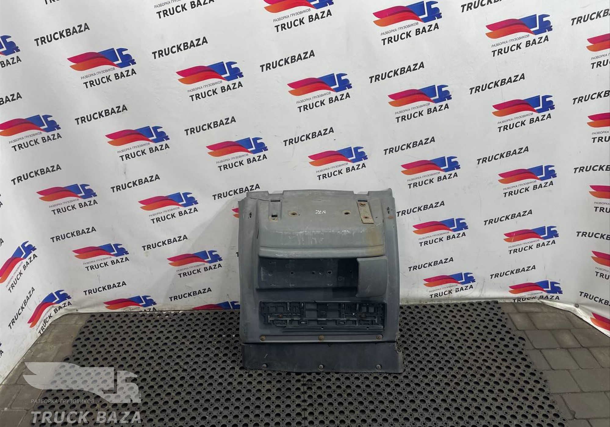 81664106625 Крыло заднее задняя часть