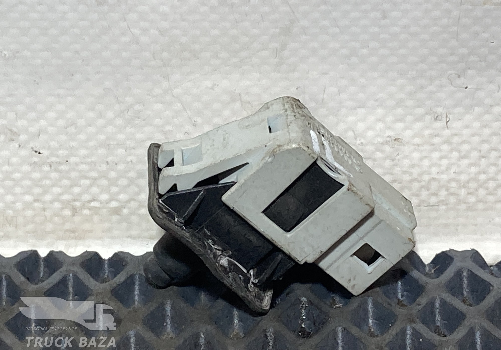 0088202310 Концевик двери