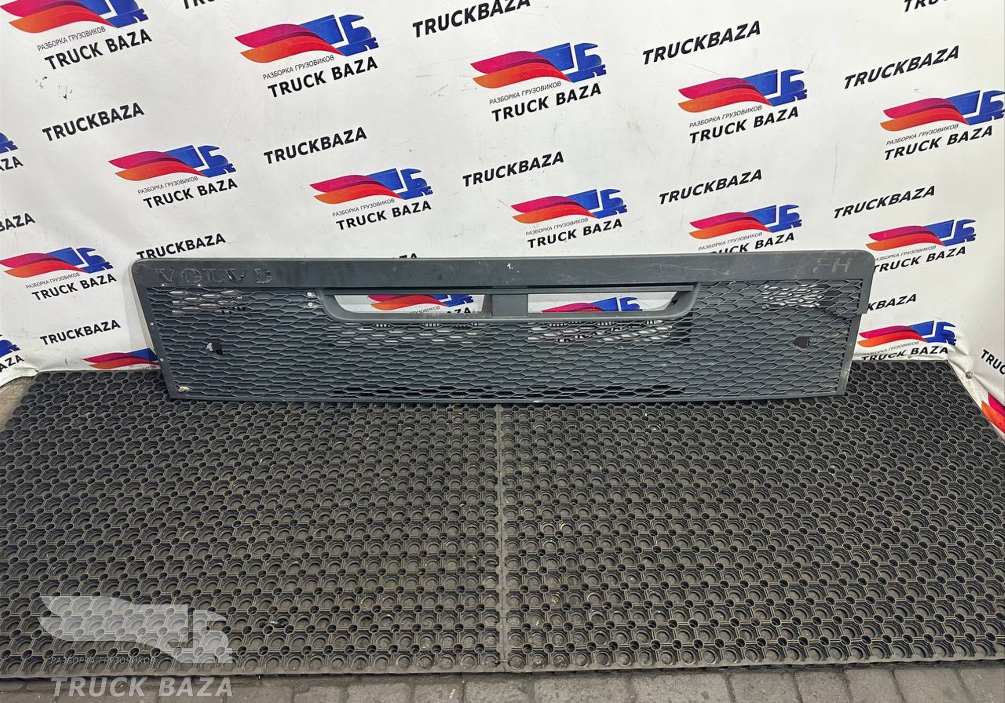 84033228 Решетка в капот для Volvo FH 4 (с 2012)