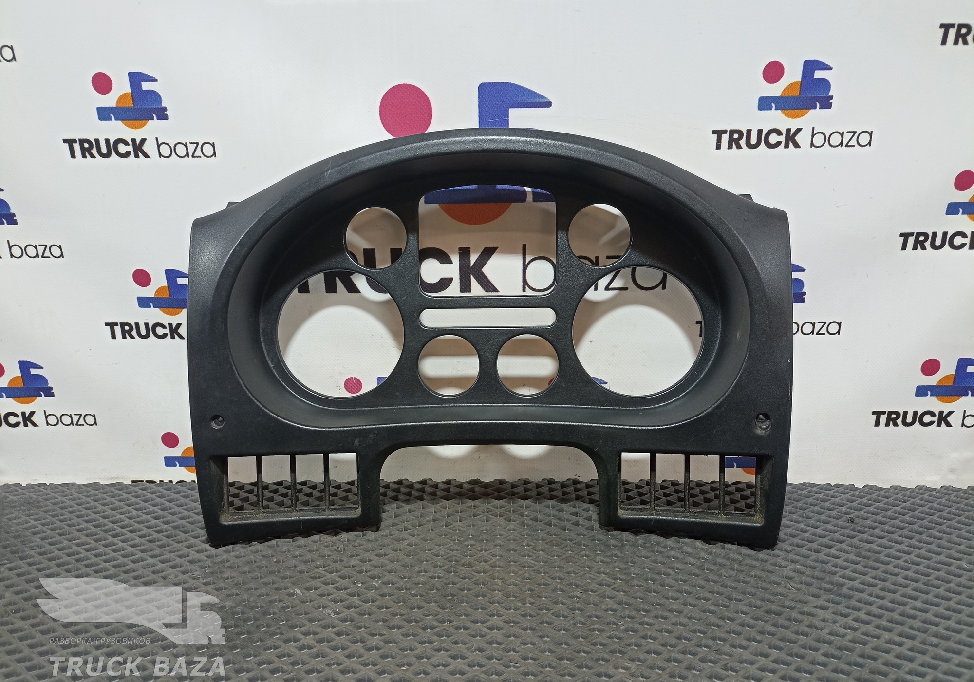 1446852 Накладка панели приборов для Daf