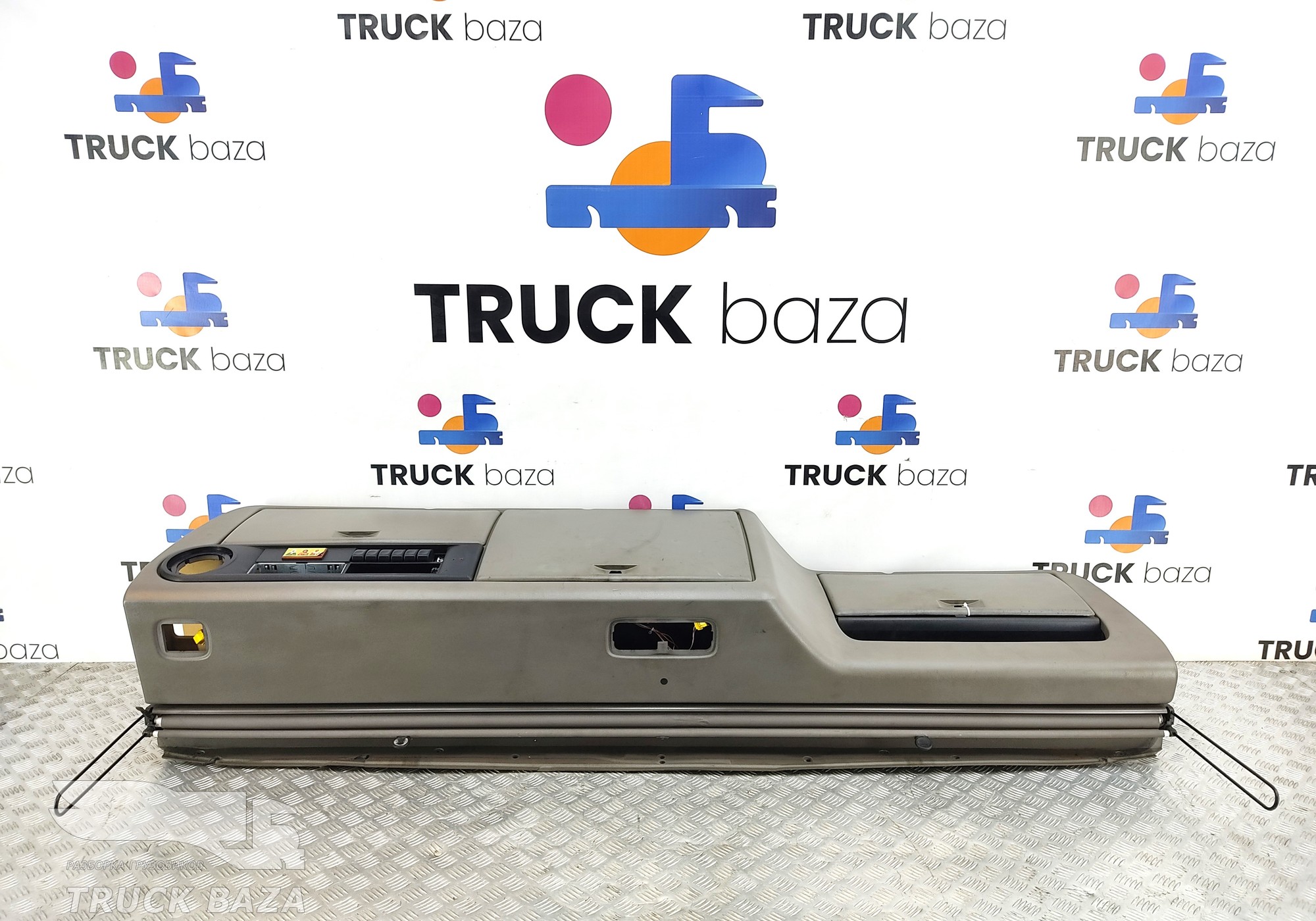 1813667 Консоль кабины верхняя для Daf XF105 (с 2005)