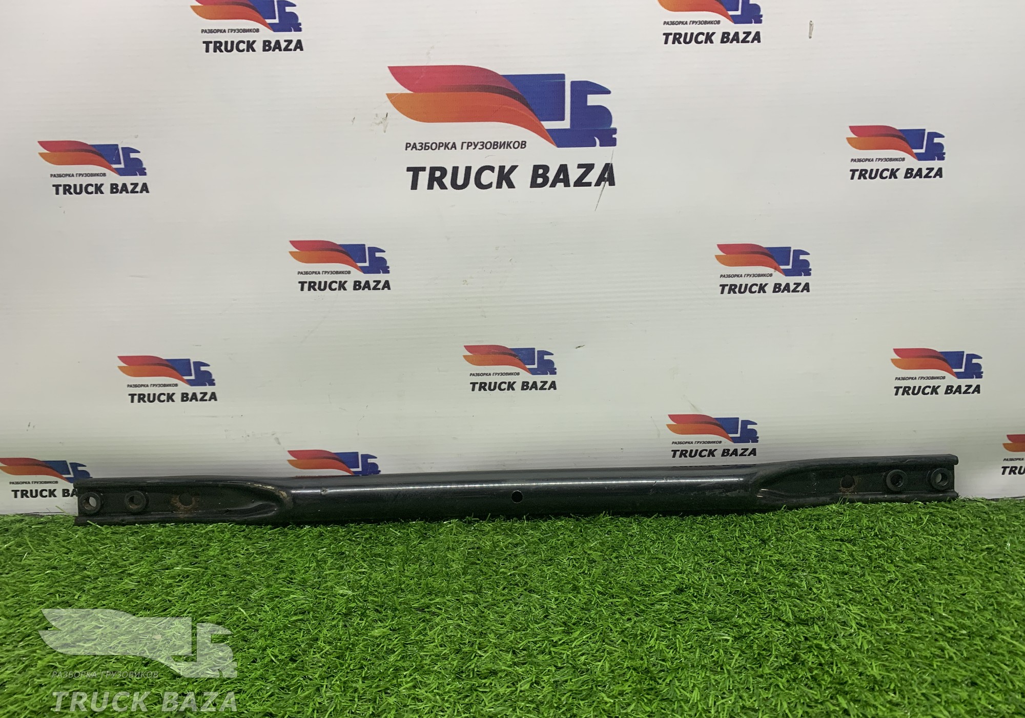 81429025402 Тяга трапа за кабиной