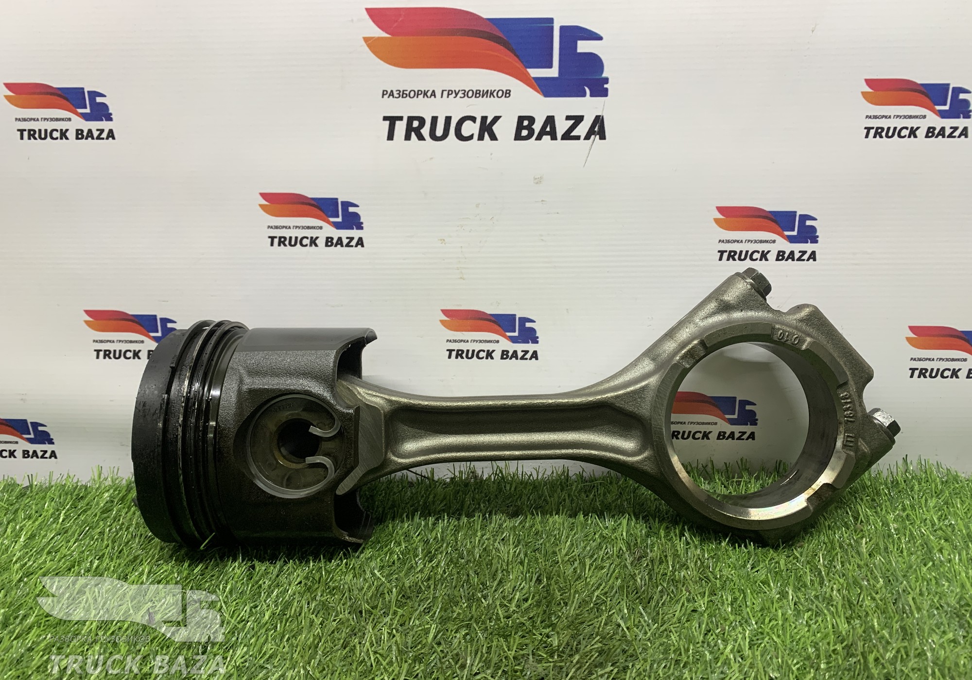 2132582 Поршень c шатуном для Daf XF106 (с 2012)