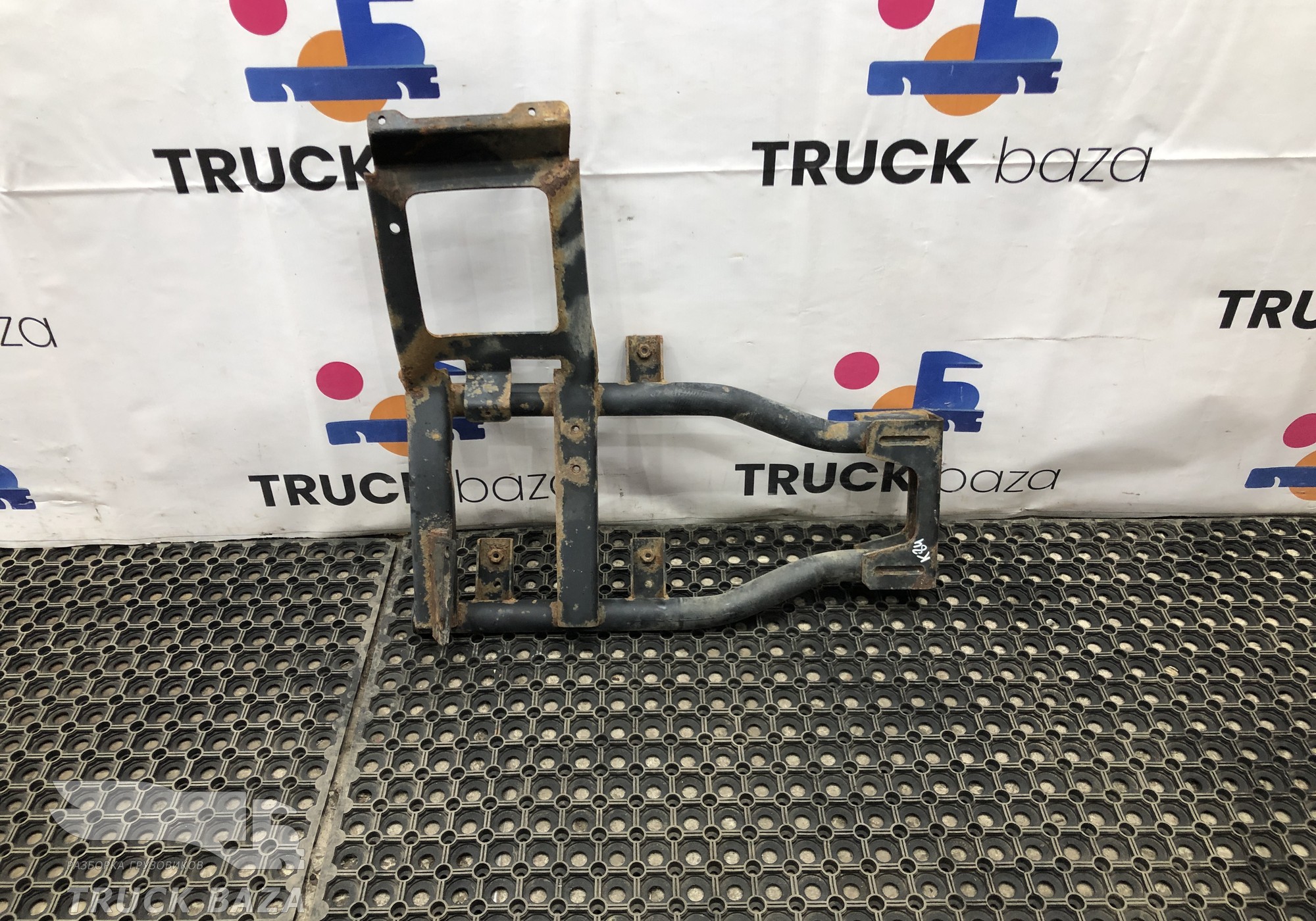 5490840315040 Кронштейн крыла передний правый для КАМАЗ 5490 (с 2013)