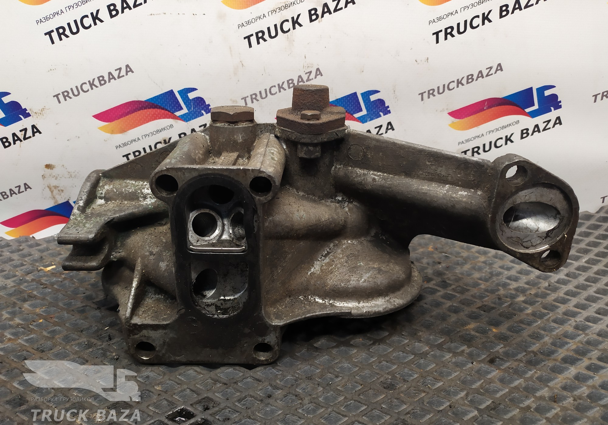 470979 Корпус масляного фильтра для Volvo F F12 (с 1977 по 1994)