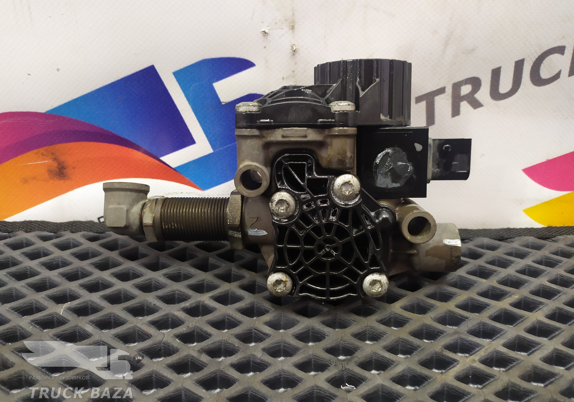 21327358 Клапан пневматический ABS для Renault T