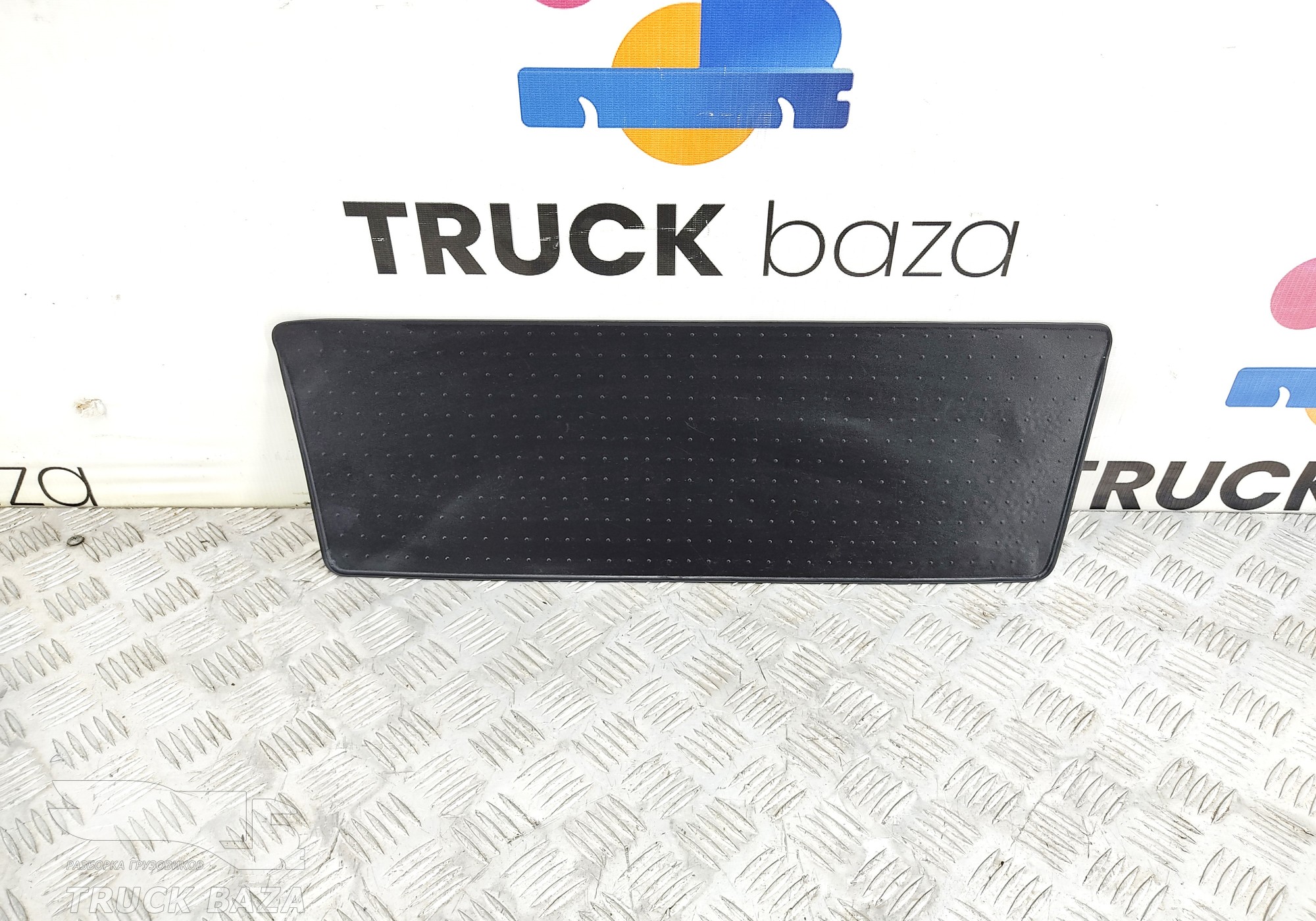 81637150039 Коврик бардачка для Man TGX I (с 2007)