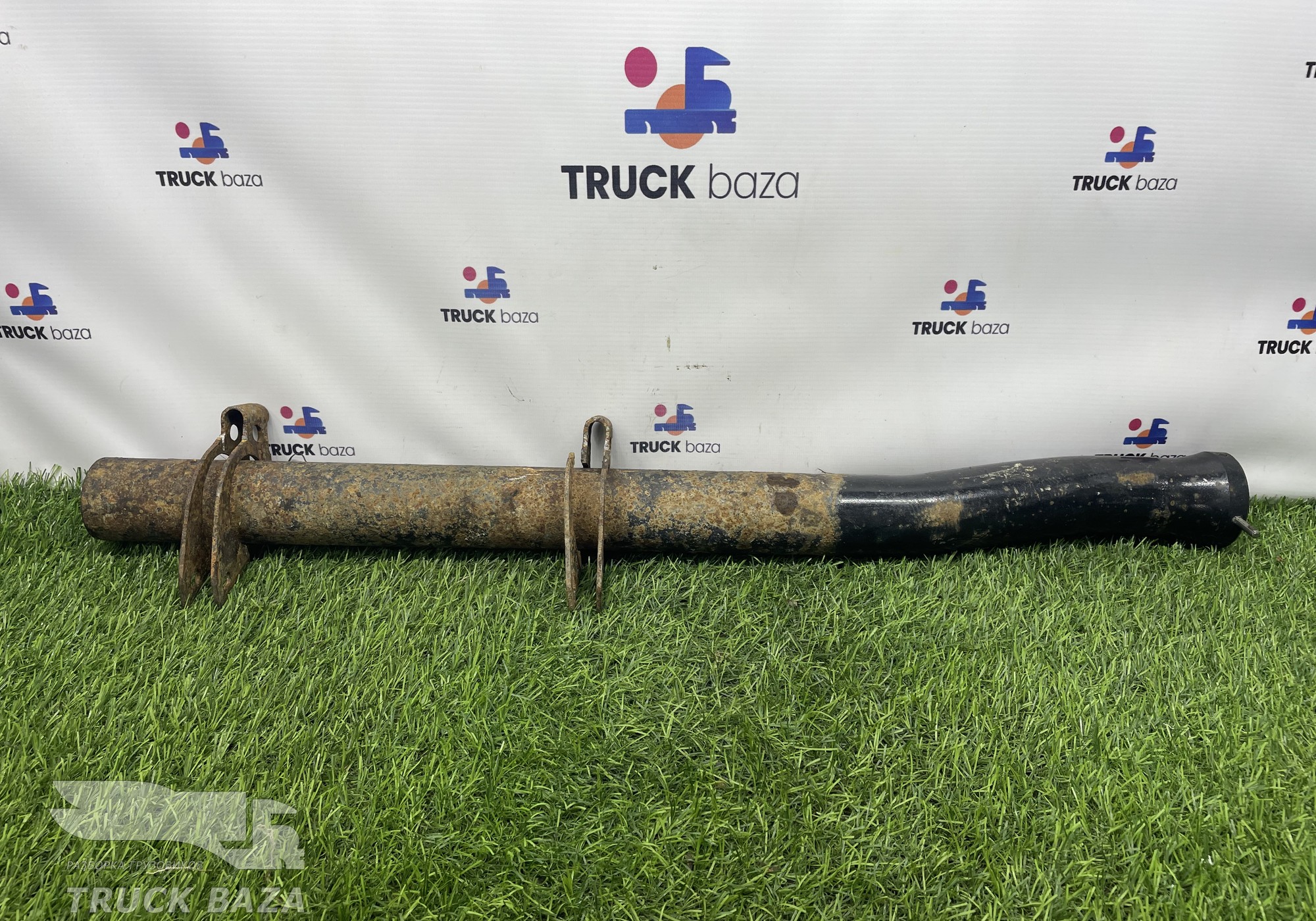 81664206251 Кронштейн заднего крыла задний правый