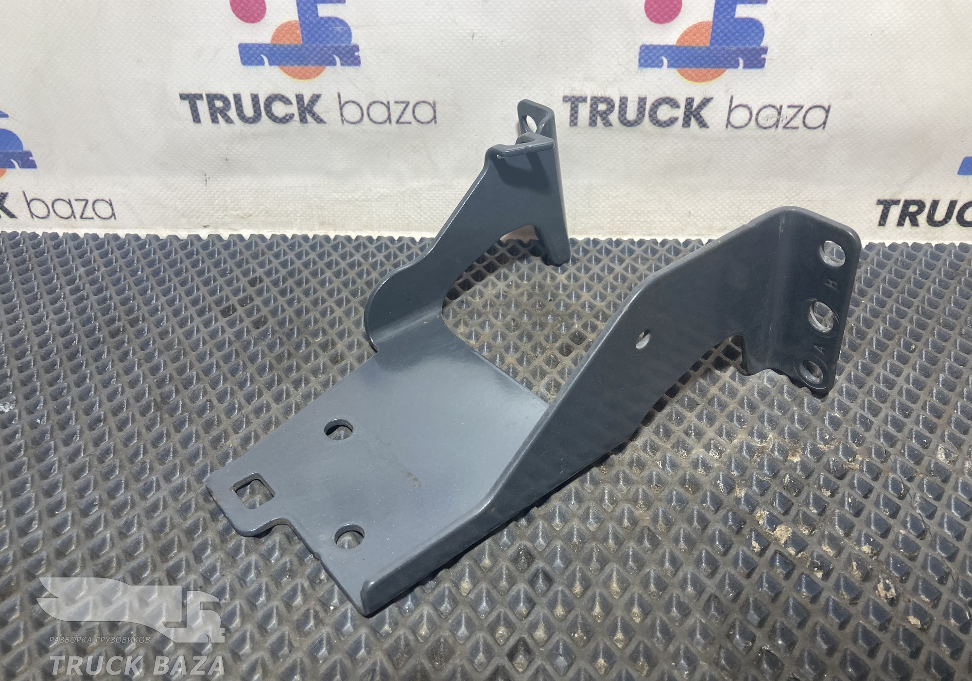 2594235 Кронштейн бака AdBlue