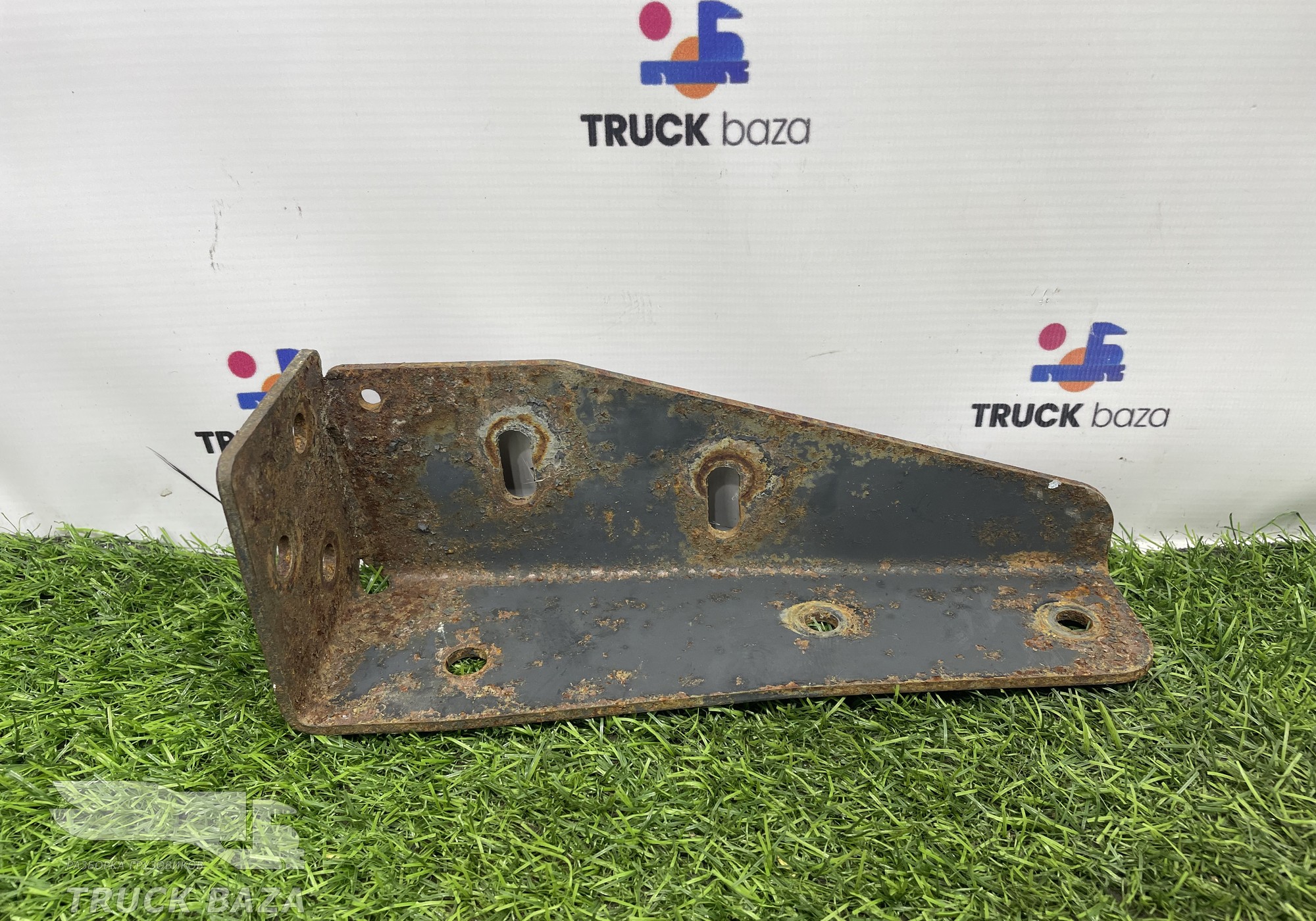 549018403576 Кронштейн кабины передний правый для КАМАЗ 54901