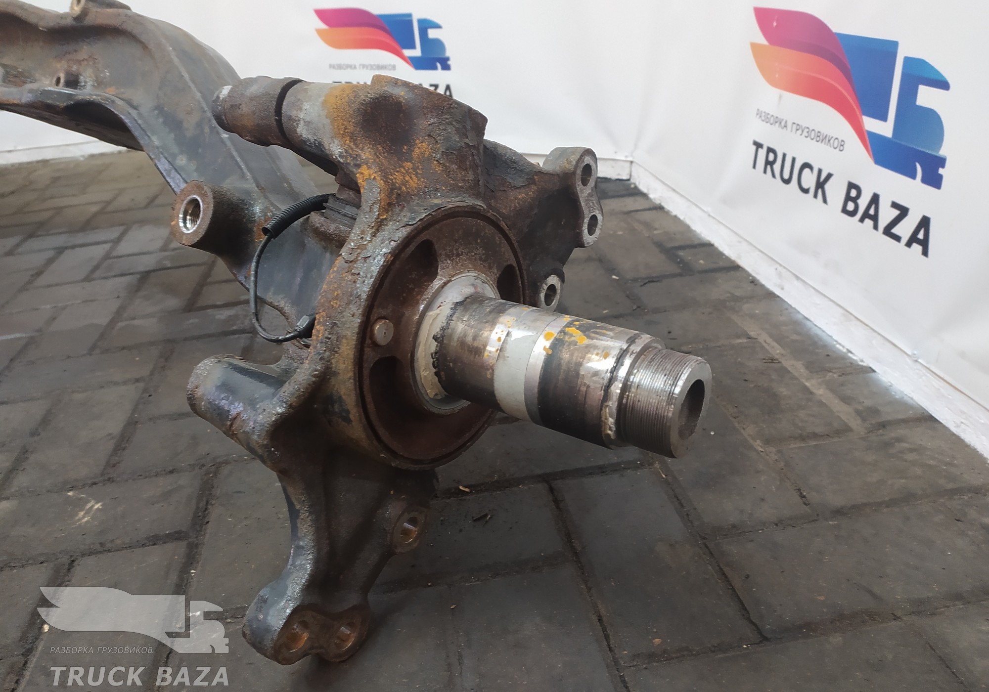 81442016302 Кулак поворотный правый для Man TGA