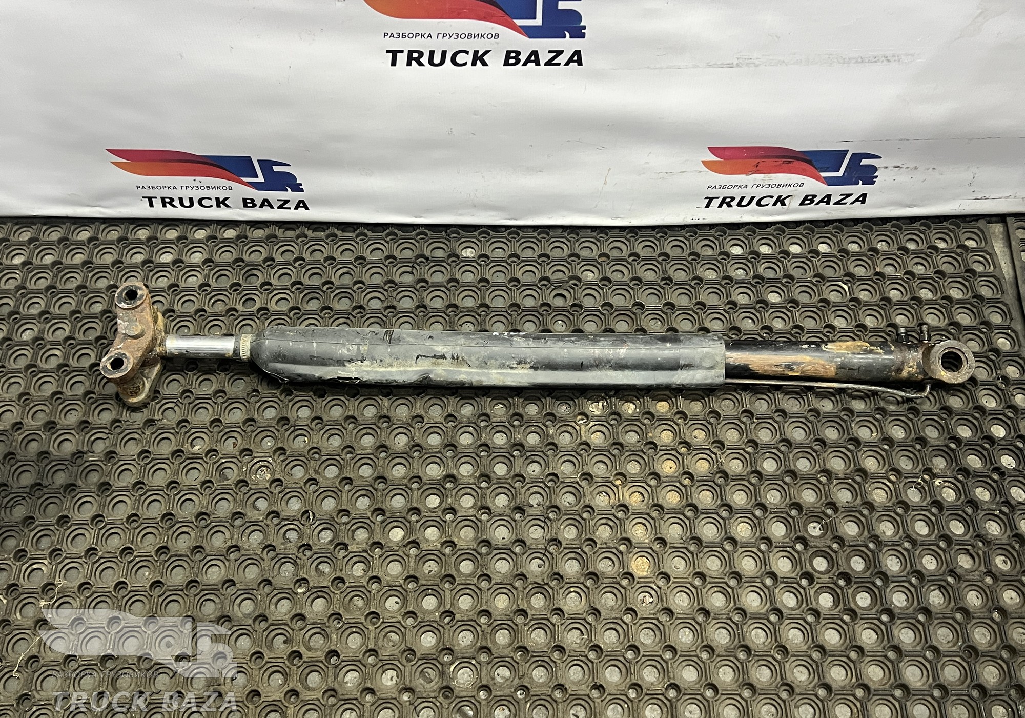 1285360 Цилиндр подъема кабины