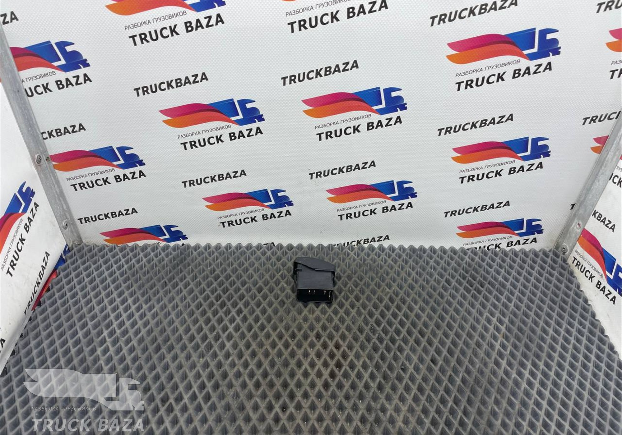 1435594 Кнопка антипробуксовочной системы для Daf XF105 (с 2006 по 2020)