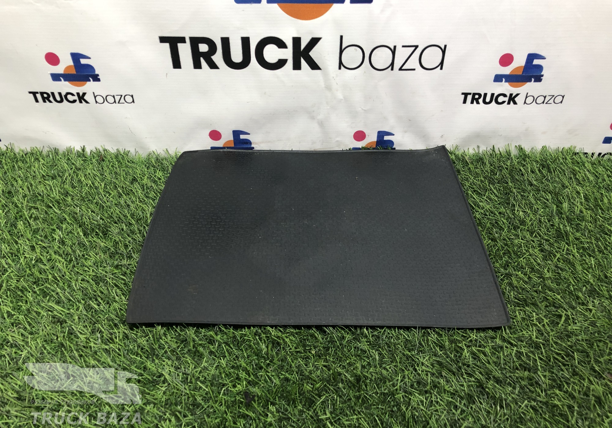 1511780 Коврик торпедо