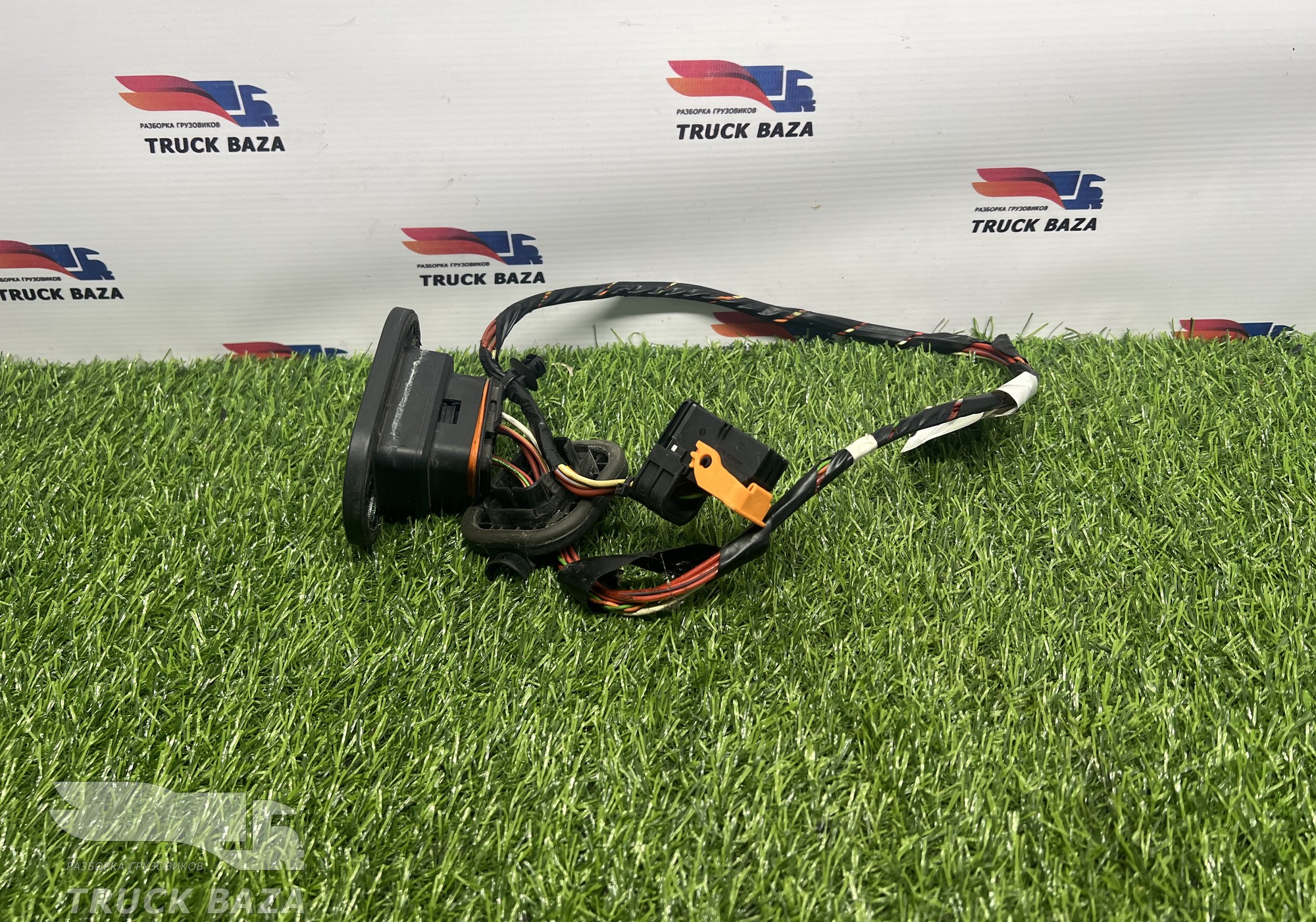 7421844904 Проводка двери левой для Renault T (с 2013)