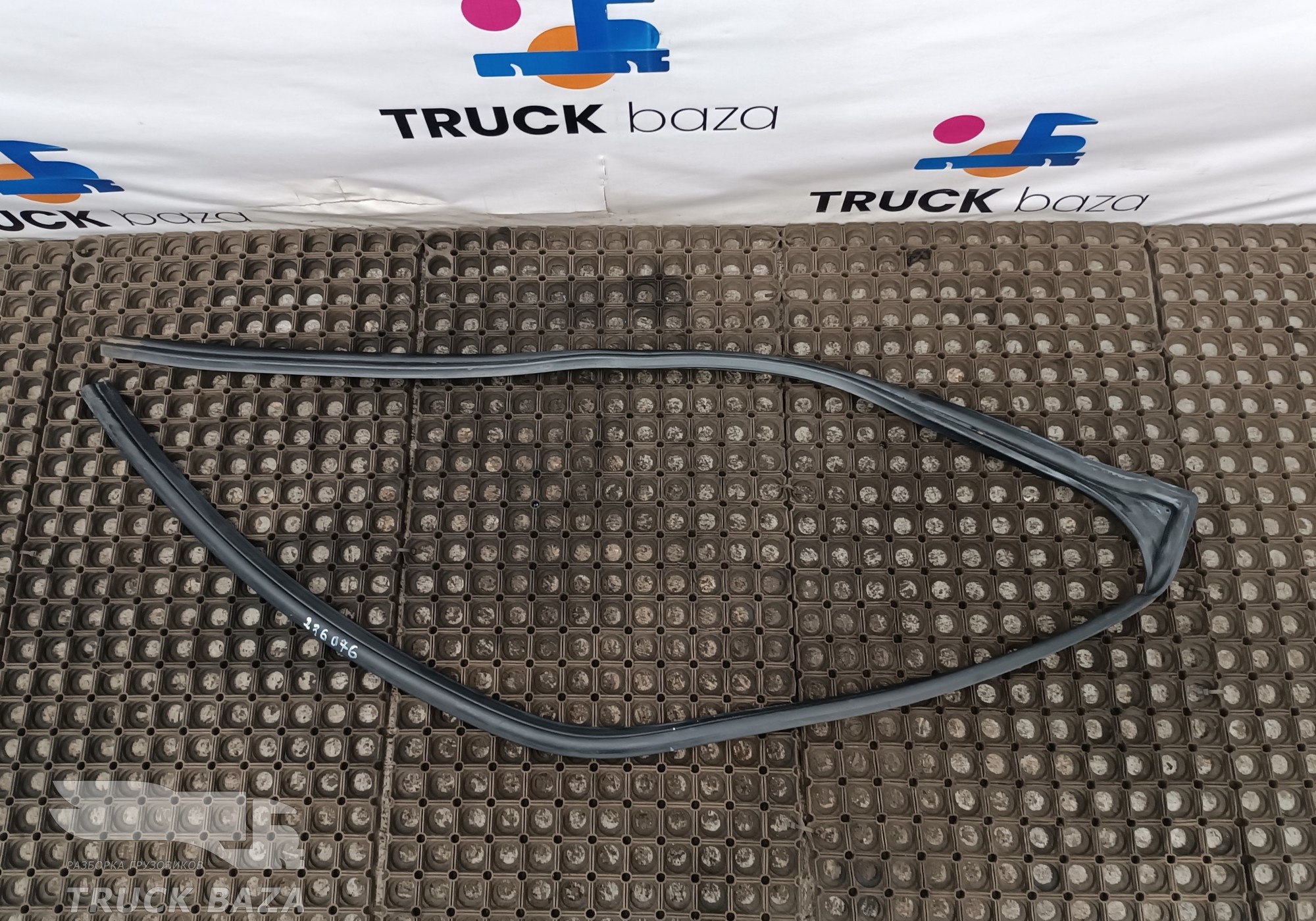 9610042199 Уплотнитель двери для Mercedes-Benz Actros New Actros MP4 (с 2011)